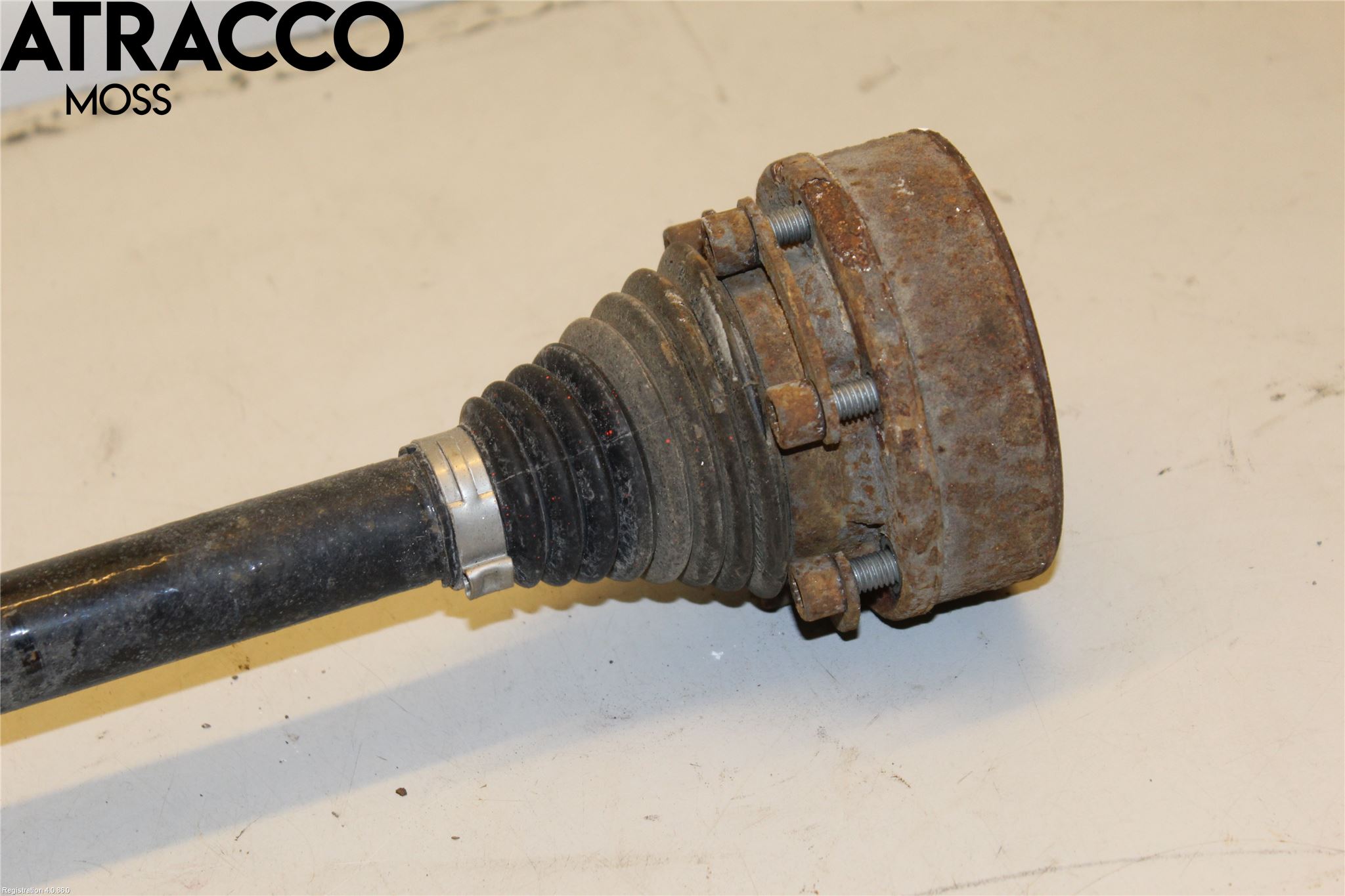 Volkswagen VW PASSAT 15-19 Drivaxel Bak Höger