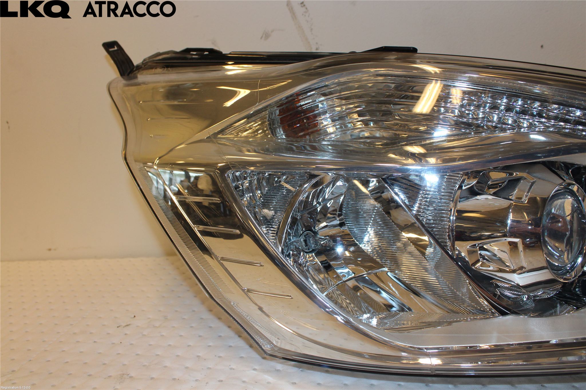 Ford TRANSIT SKÅP/BUSS 14-22 Strålkastare Höger