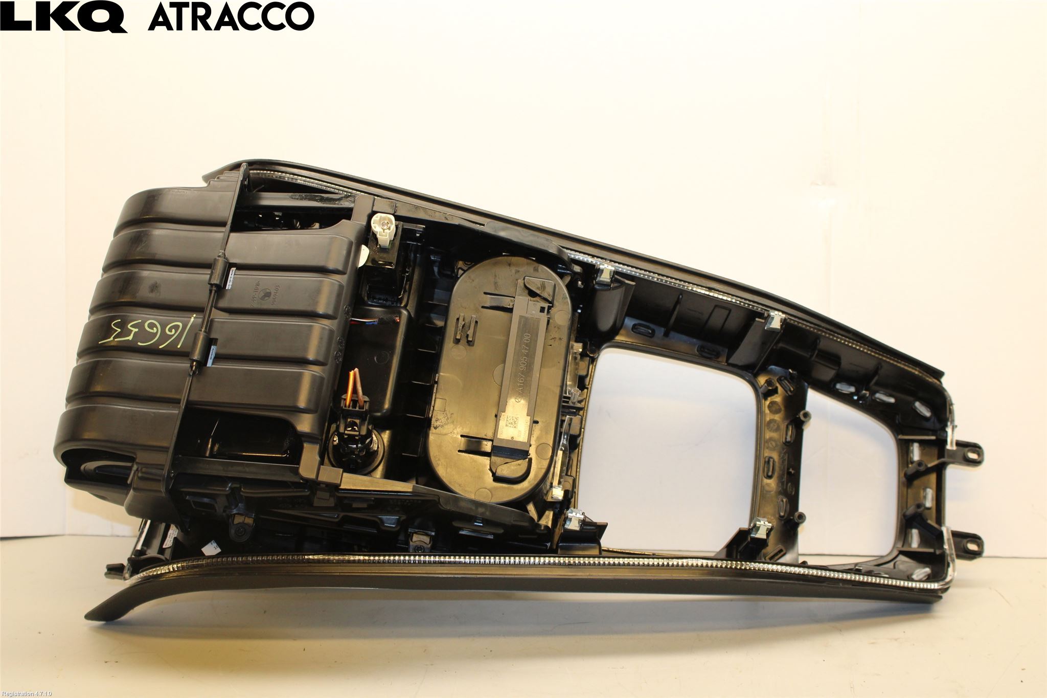 Mercedes-Benz MB A-KLASS (W177) 18- Instrumentkonsoll Mitt