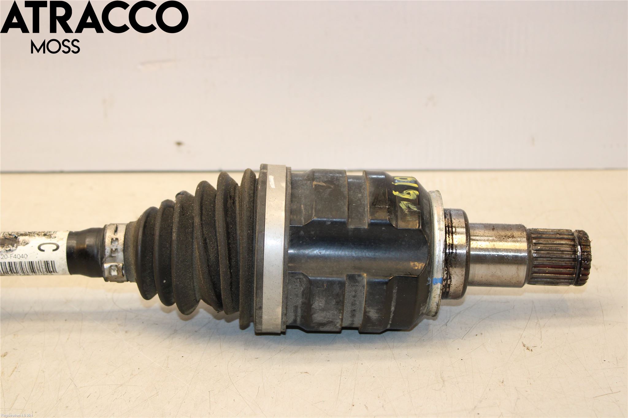 Toyota C-HR 16-23 Drivaxel Fram Vänster