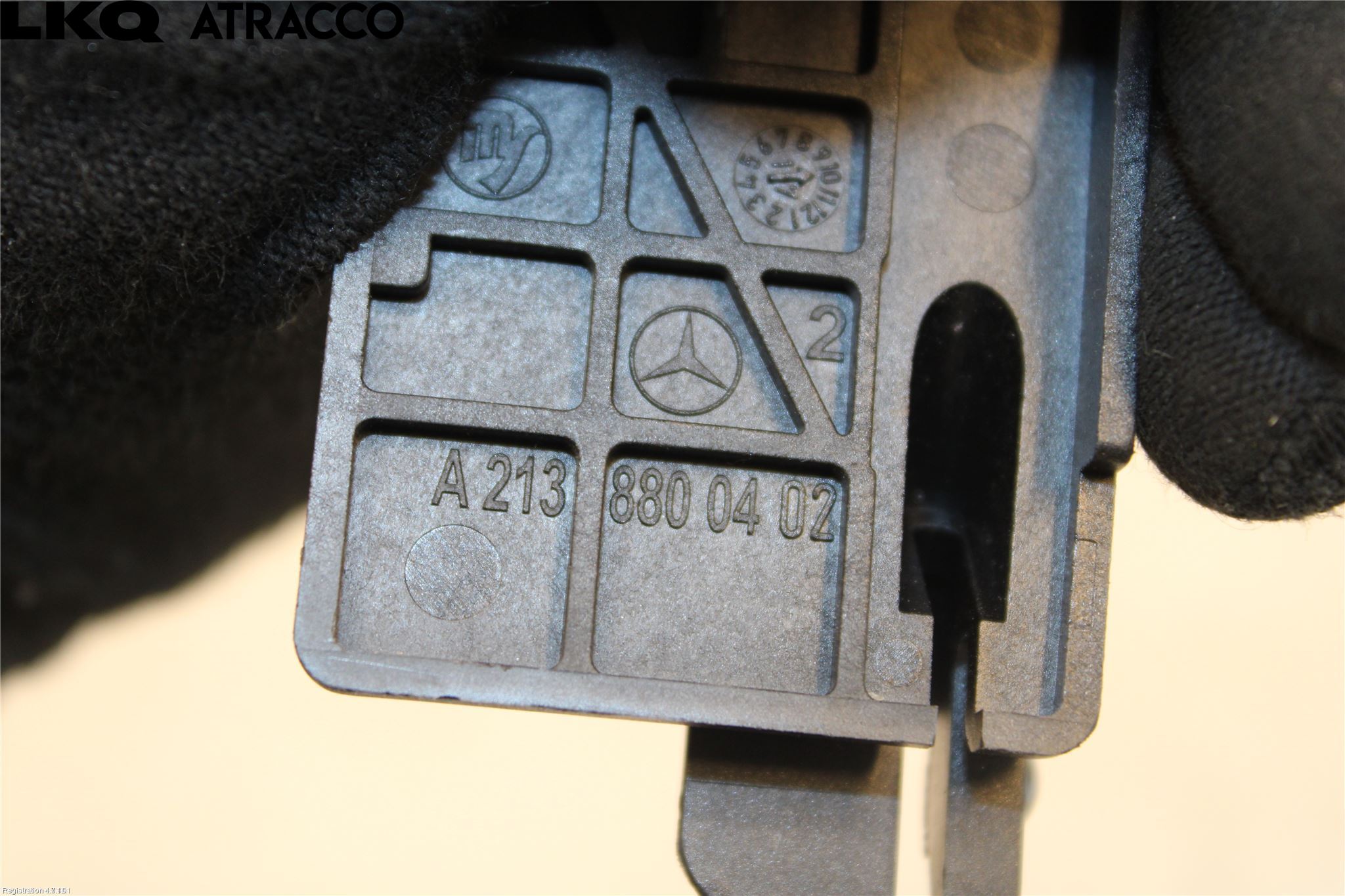Mercedes-Benz MB E-KLASS (W213) 16-23 Huvlås Wire-Spak