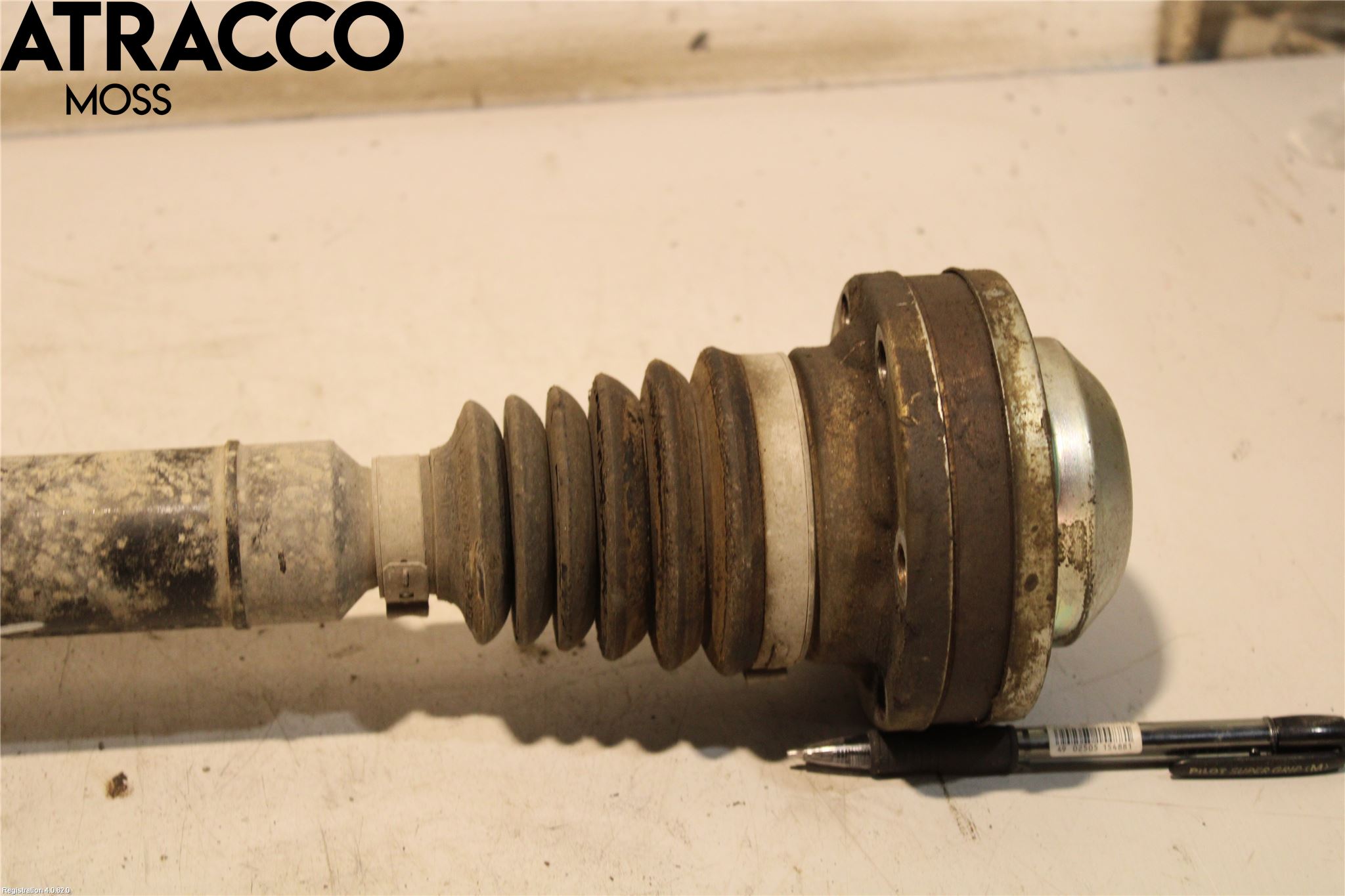 Volkswagen VW PASSAT 11-14 Drivaxel Fram Höger