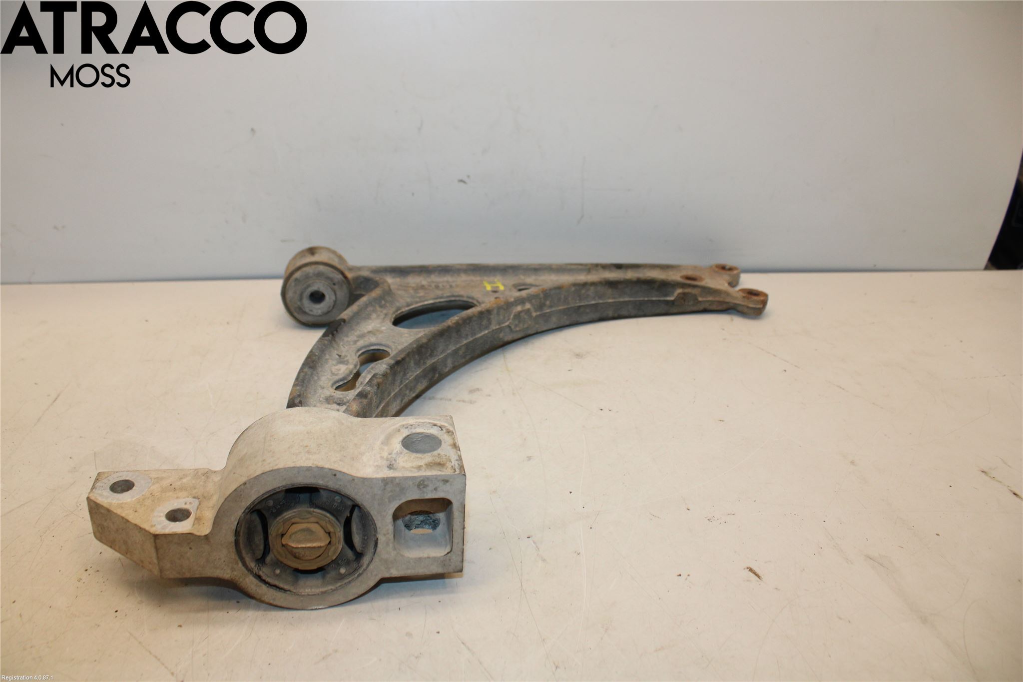 Volkswagen VW TOURAN 03-10 Bärarm Fram Undre Hö