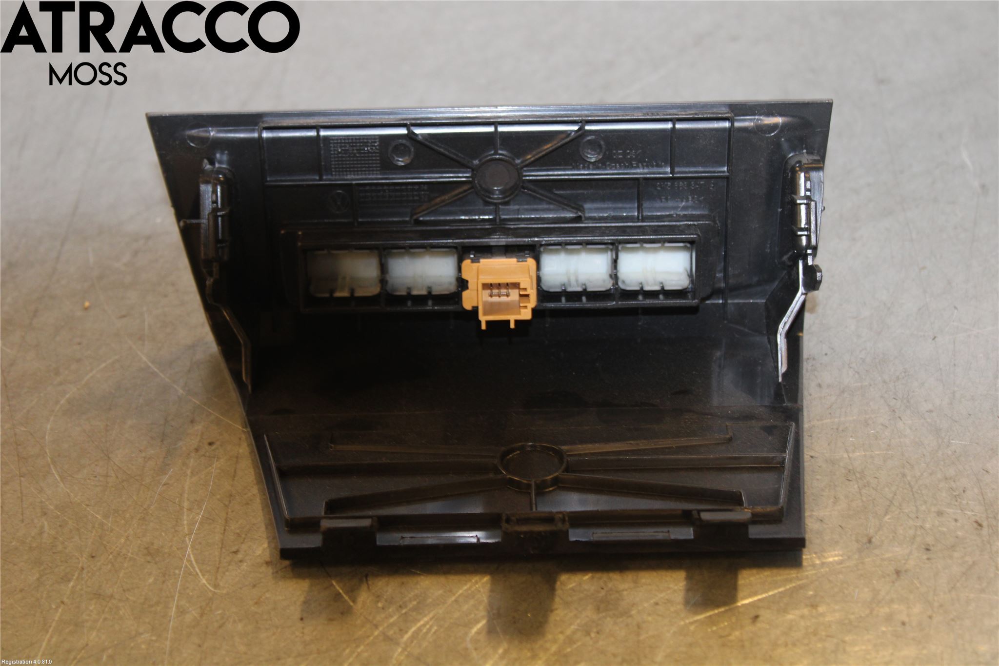 Volkswagen VW TIGUAN 07-16 Instrument-Radio Sarg