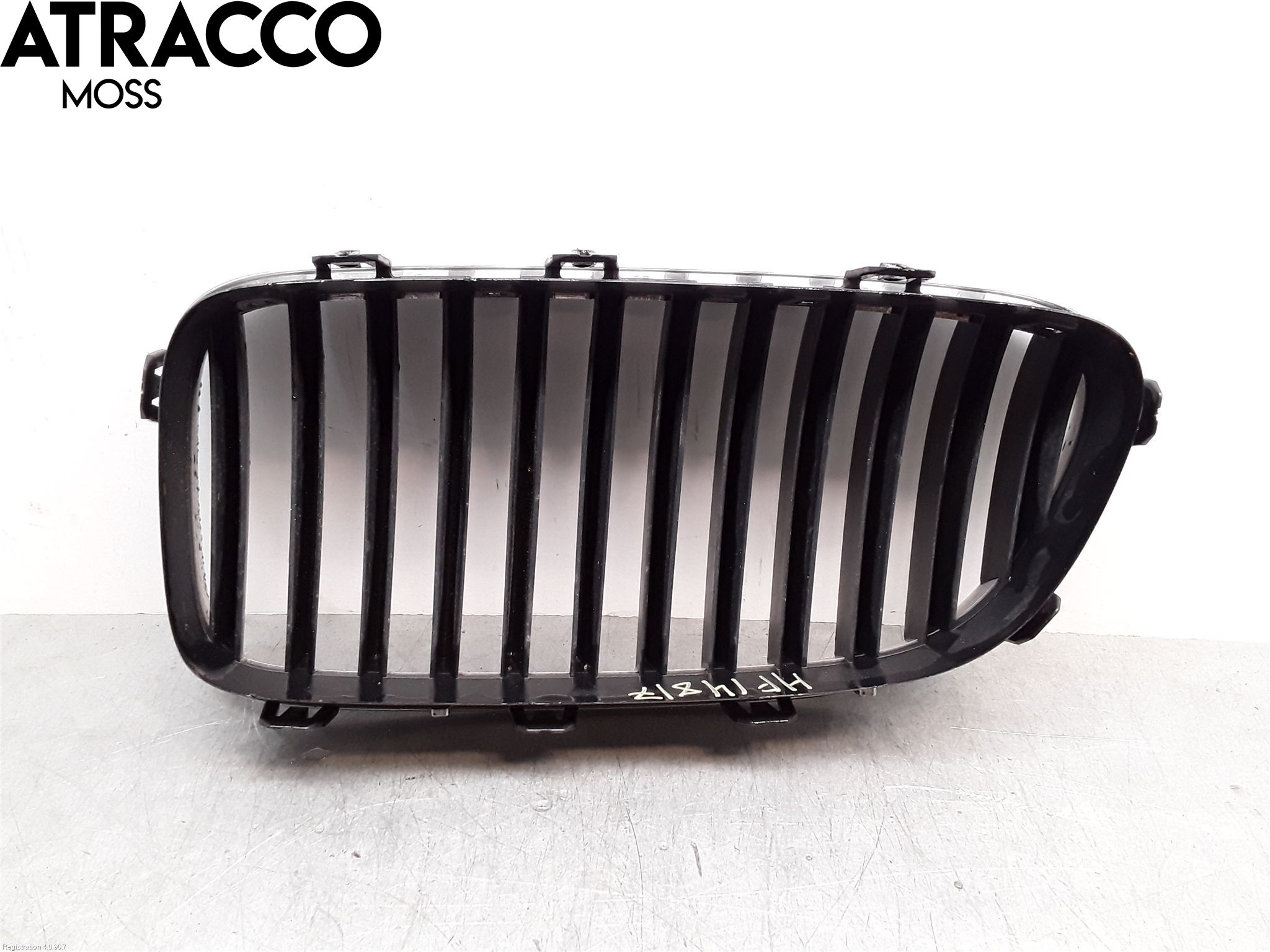BMW 5 F10/F11/F18 09-17 Grilldel Höger
