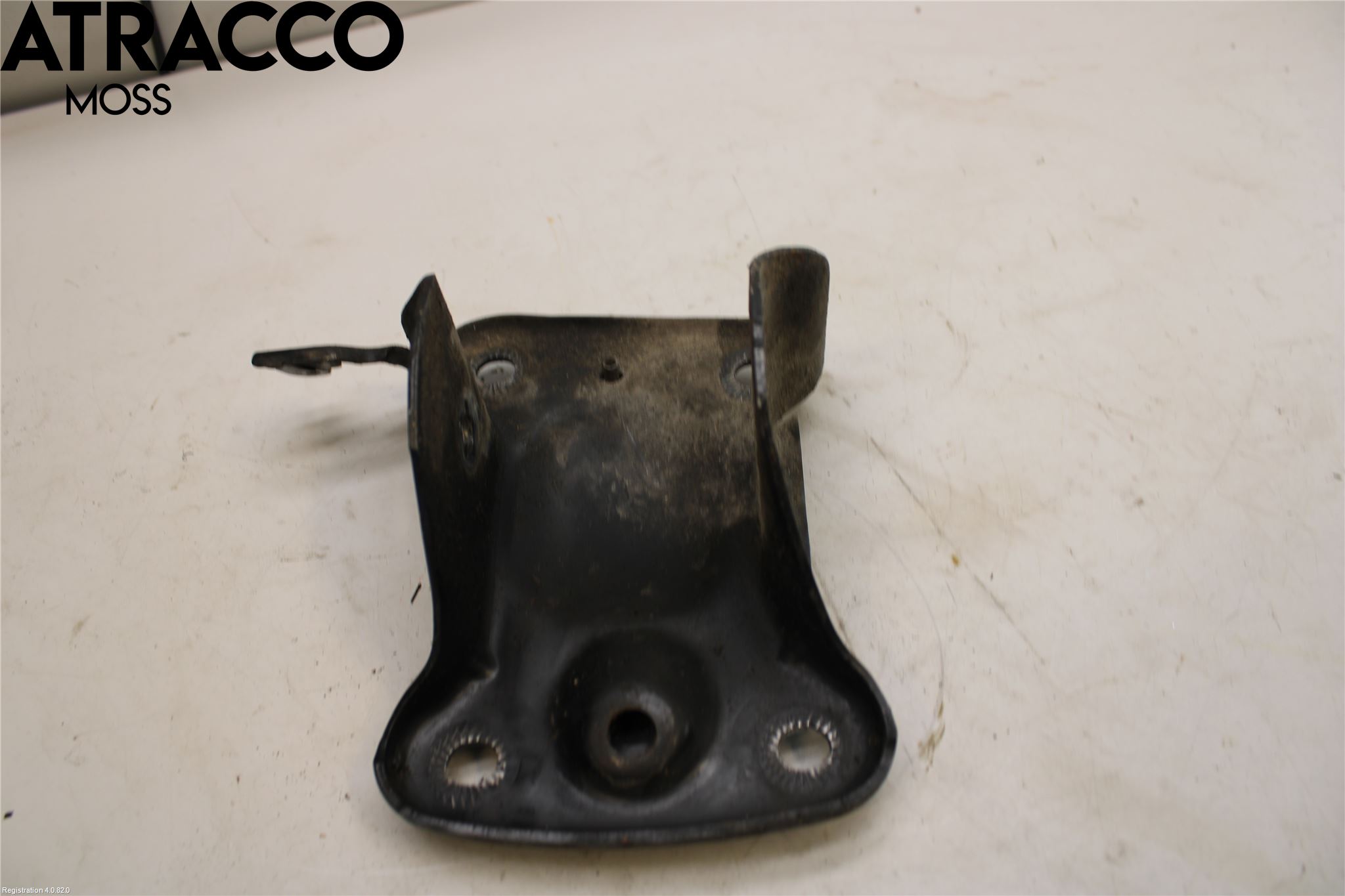 Volkswagen VW POLO VI 18->> Bakaxel Fäste