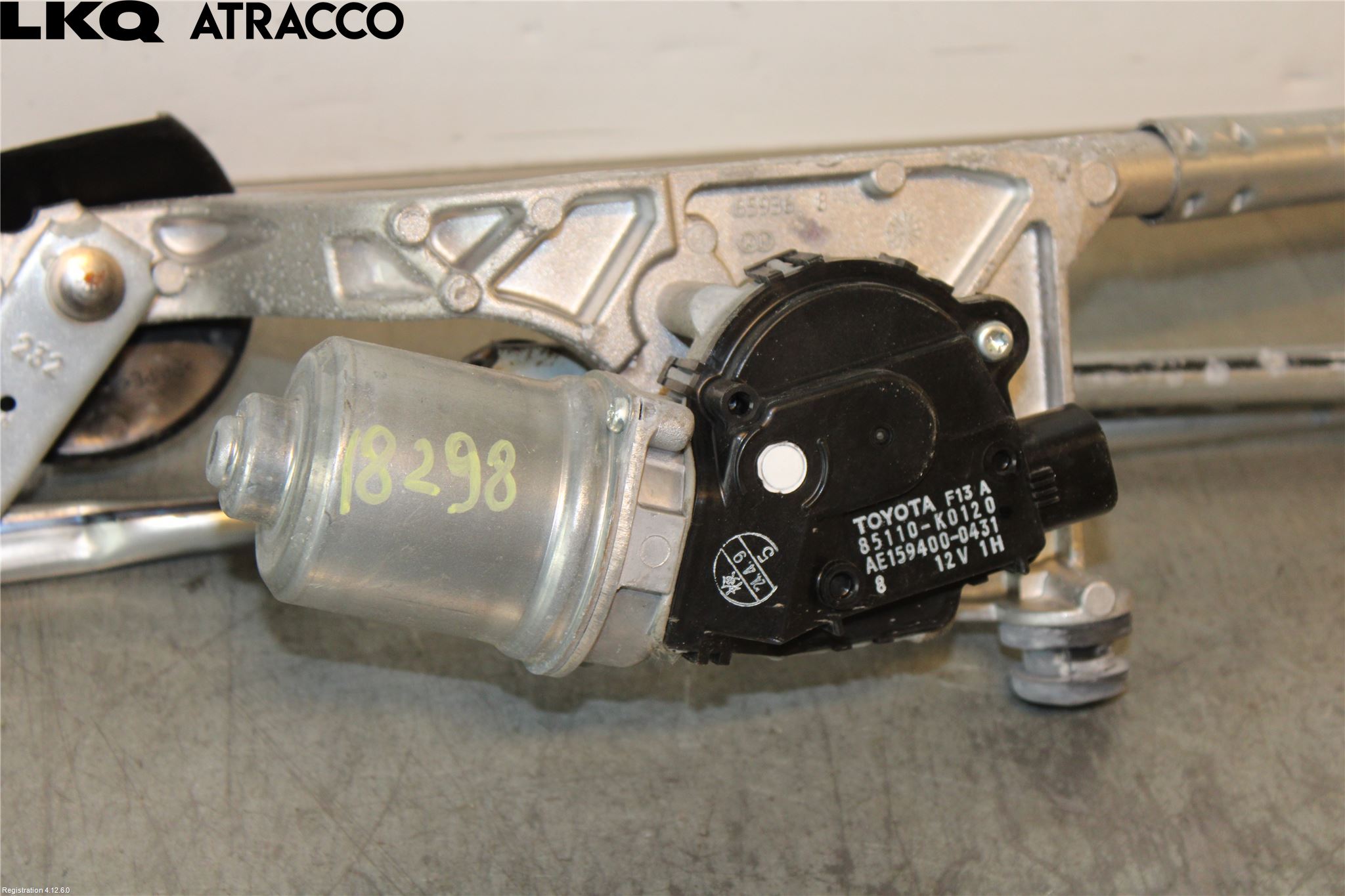 Toyota YARIS XP21 20- Torkarmotor Vindruta