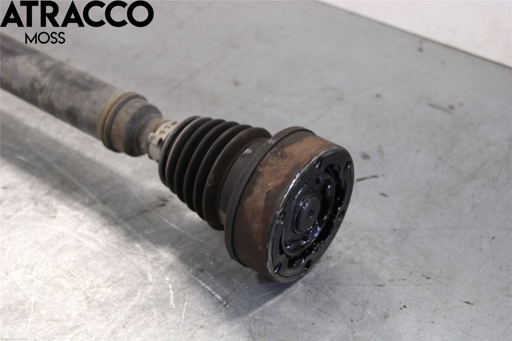 Volkswagen VW GOLF V 04-09 Drivaxel Fram Höger