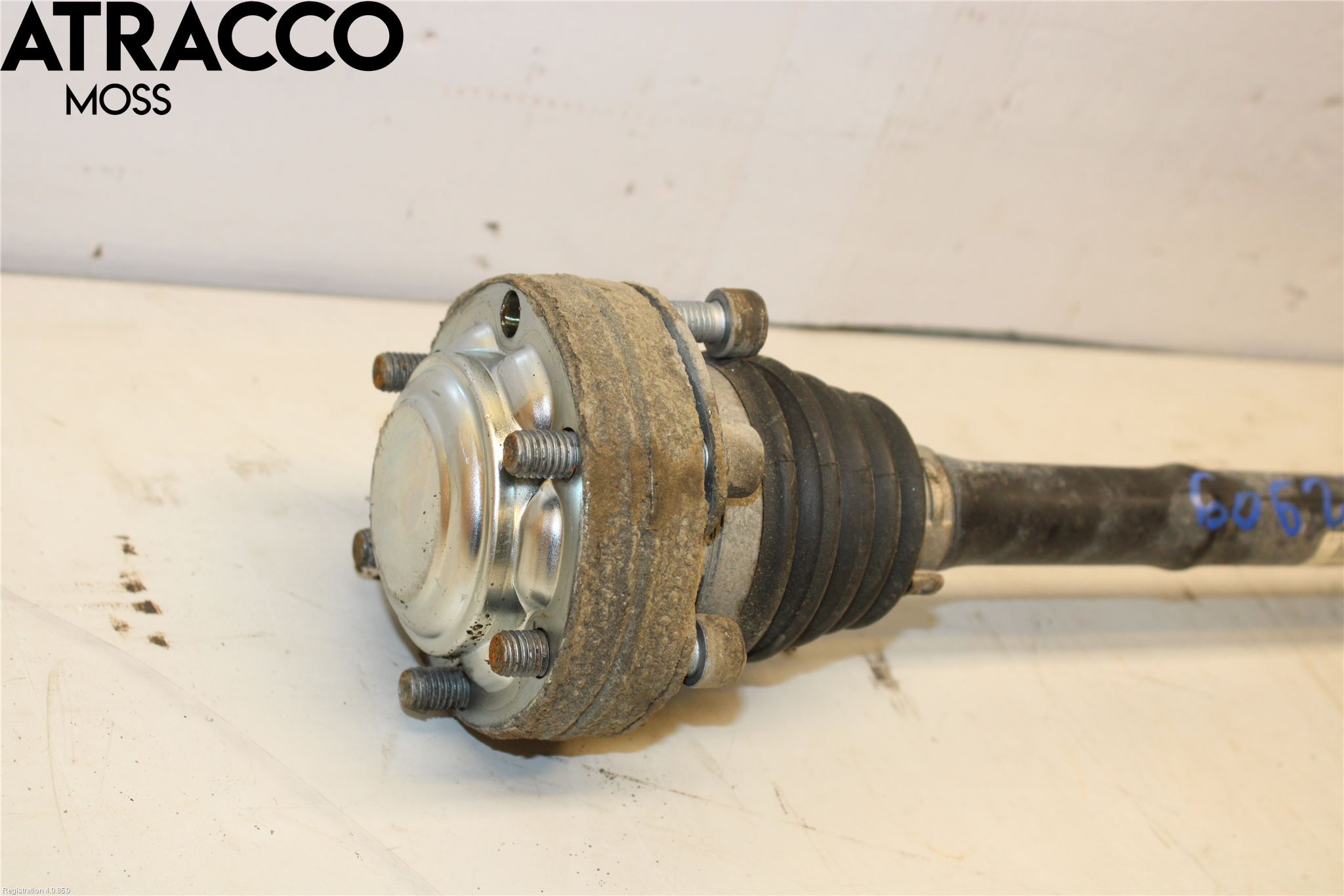 Volkswagen VW TRANSP/CARAVELLE (T5) 04-15 Drivaxel Bak Vänster