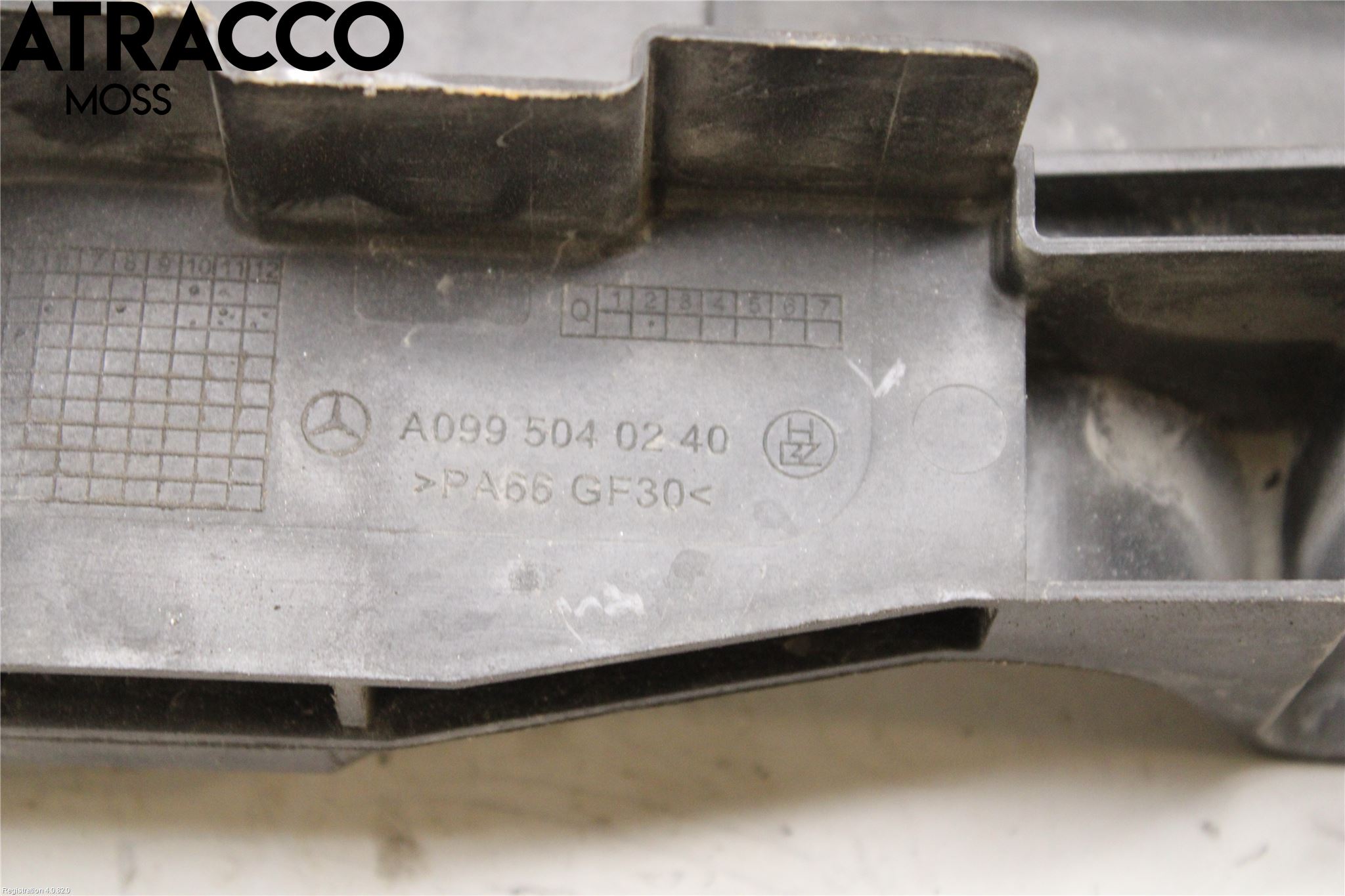 Mercedes-Benz MB C-KLASS (W205) 14-21 Kylarfäste-Ram-Balk