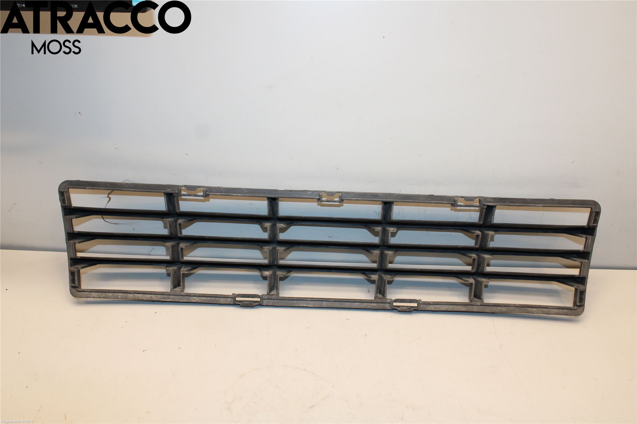 Volvo V50 04-07 Grilldel Mitt