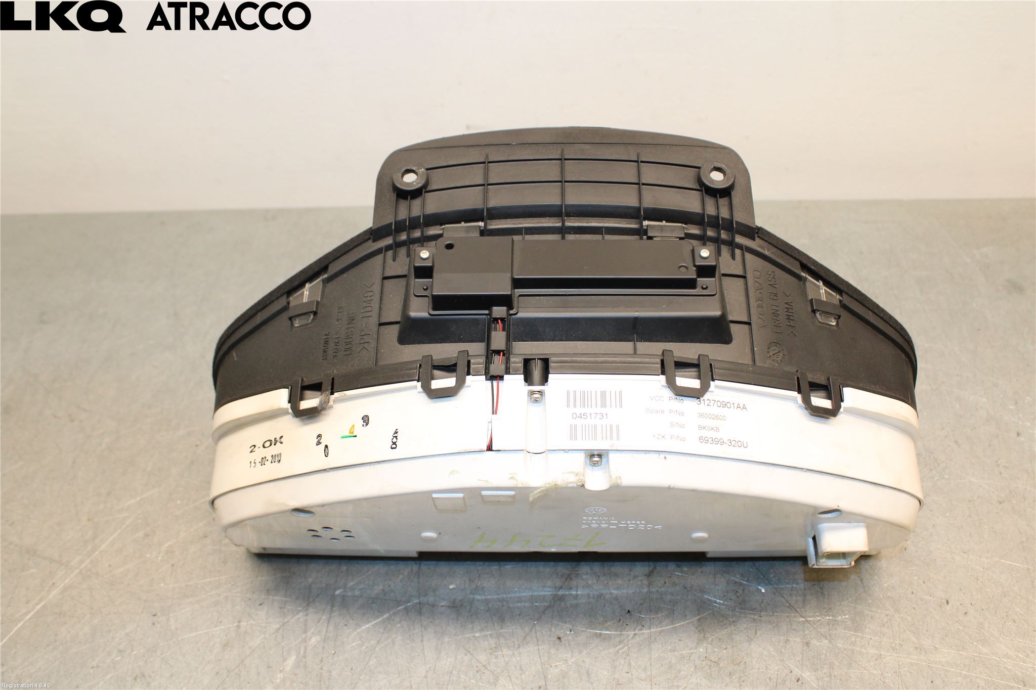 Volvo XC70 08-13 Instrument Hast