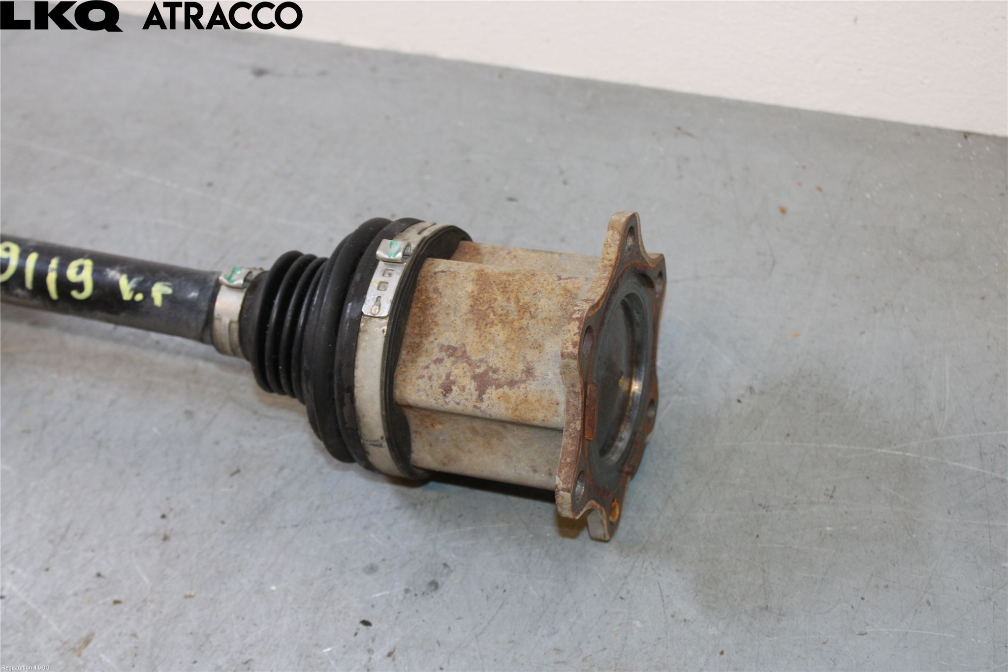 Volkswagen VW TOURAN 10-15 Drivaxel Fram Vänster