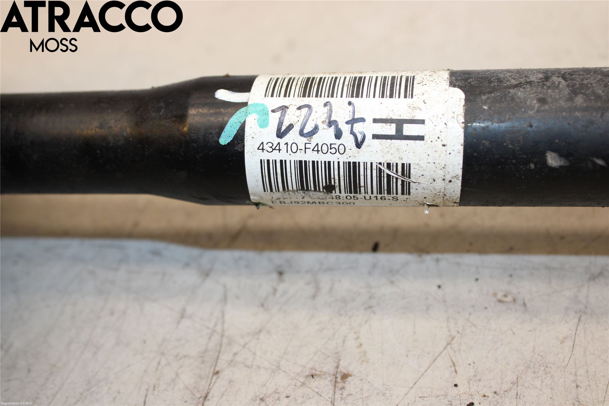 Toyota C-HR 16-23 Drivaxel Fram Höger