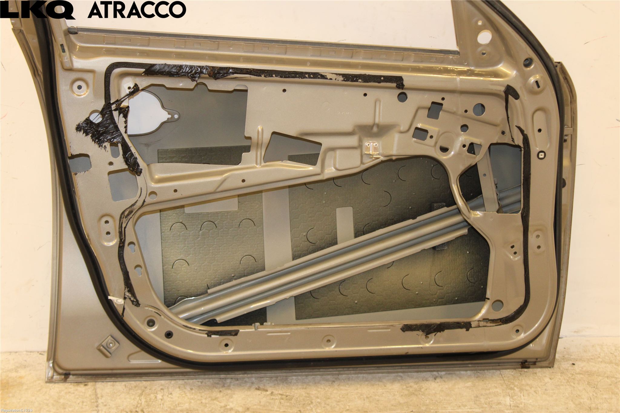 BMW 5 E60/61 Sed/Tou 02-10 Dörr Fram Vänster