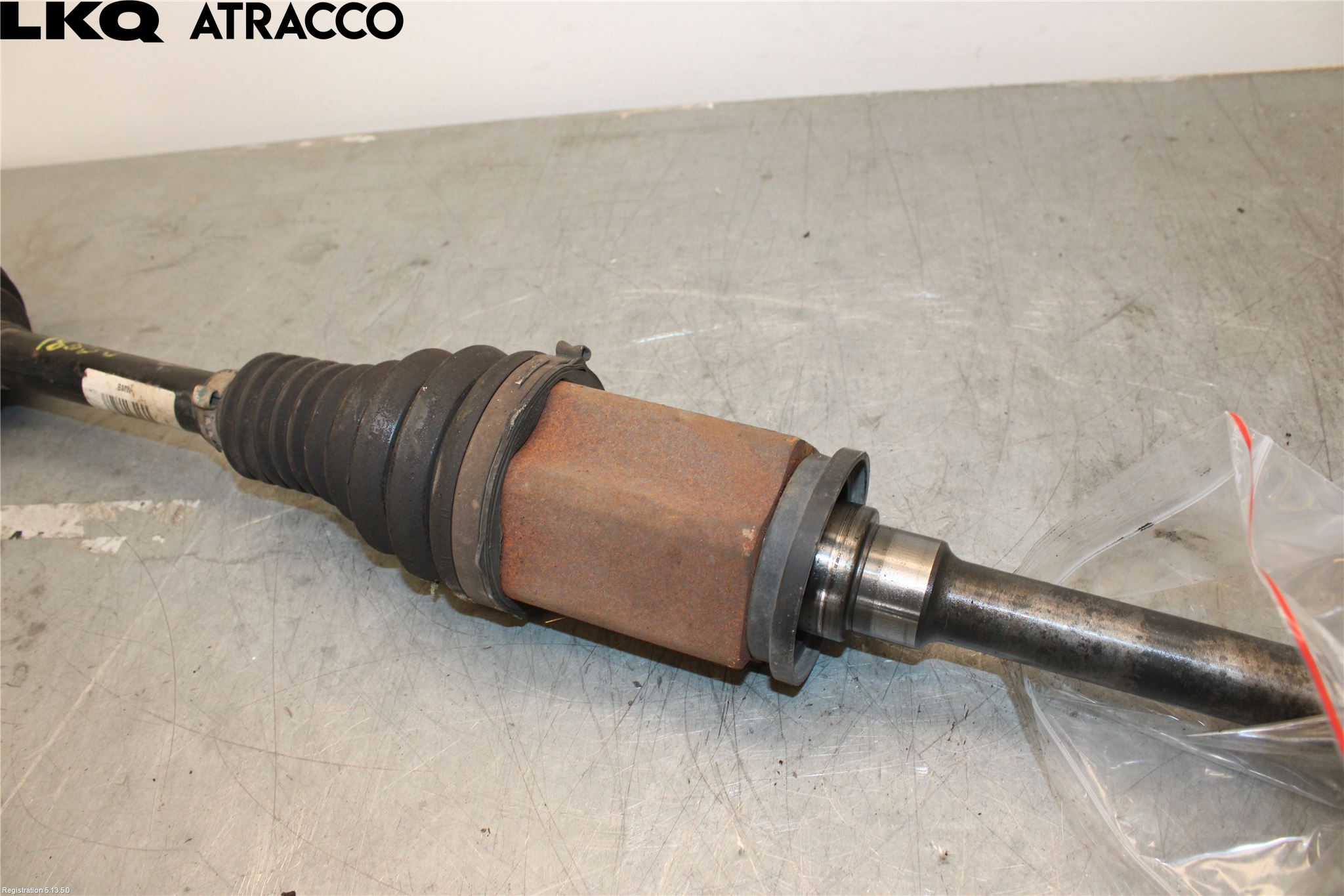 BMW 5 E60/61 Sed/Tou 02-10 Drivaxel Fram Höger