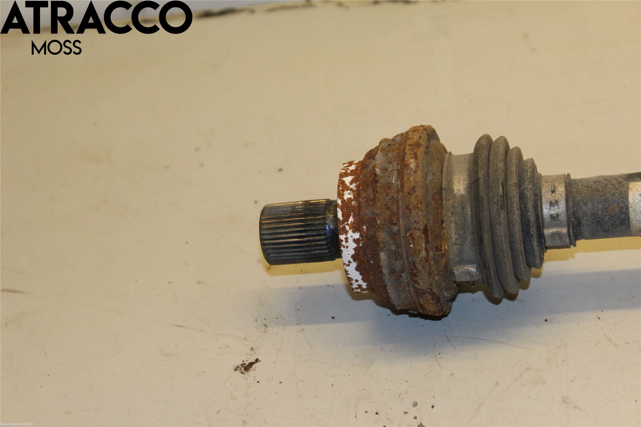 Volkswagen VW PASSAT 15-19 Drivaxel Bak Höger
