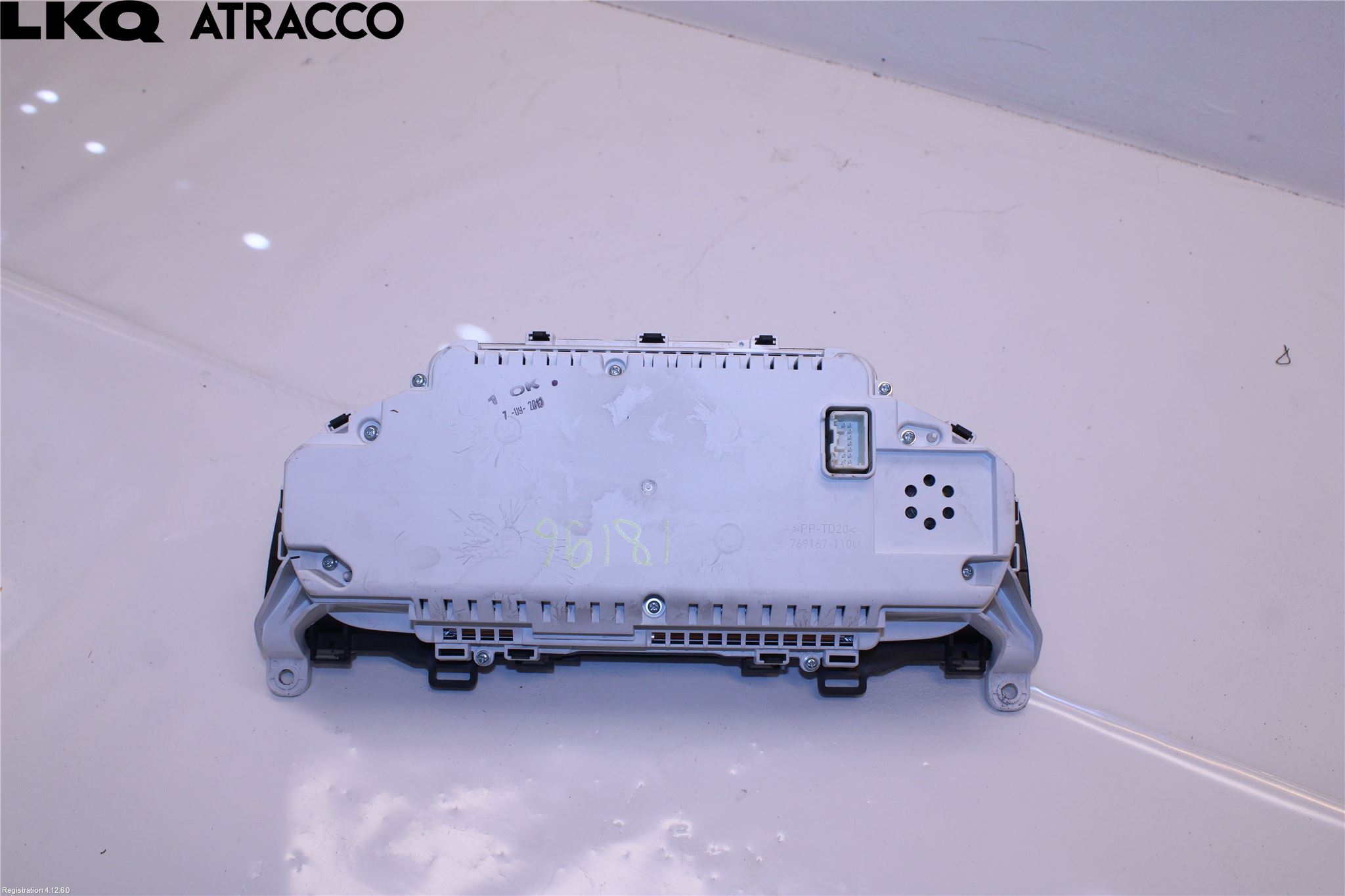 Volvo XC60 09-13 Instrument Hast
