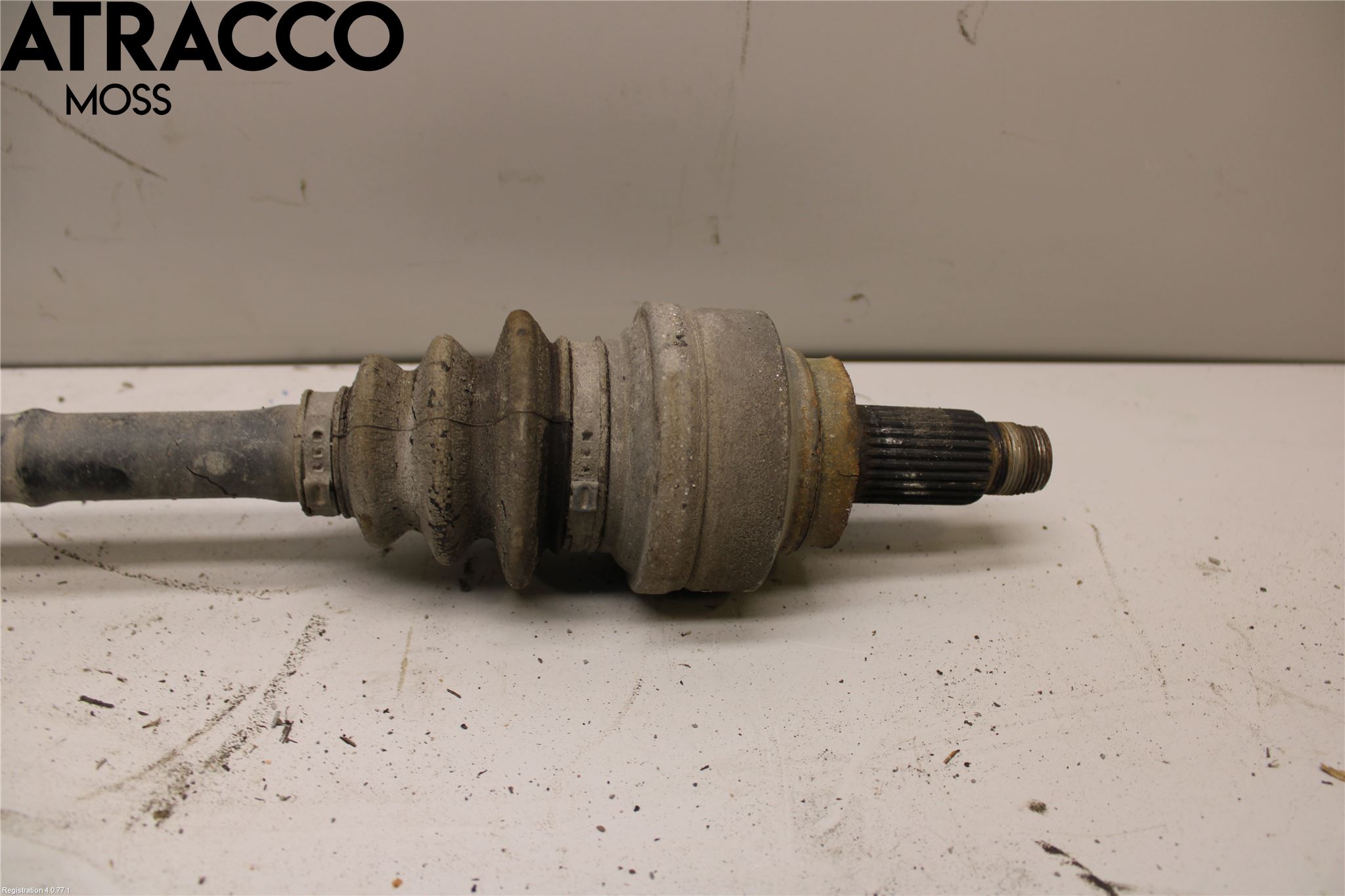 BMW 3 F30/F31/F80 12-19 Drivaxel Bak Vänster