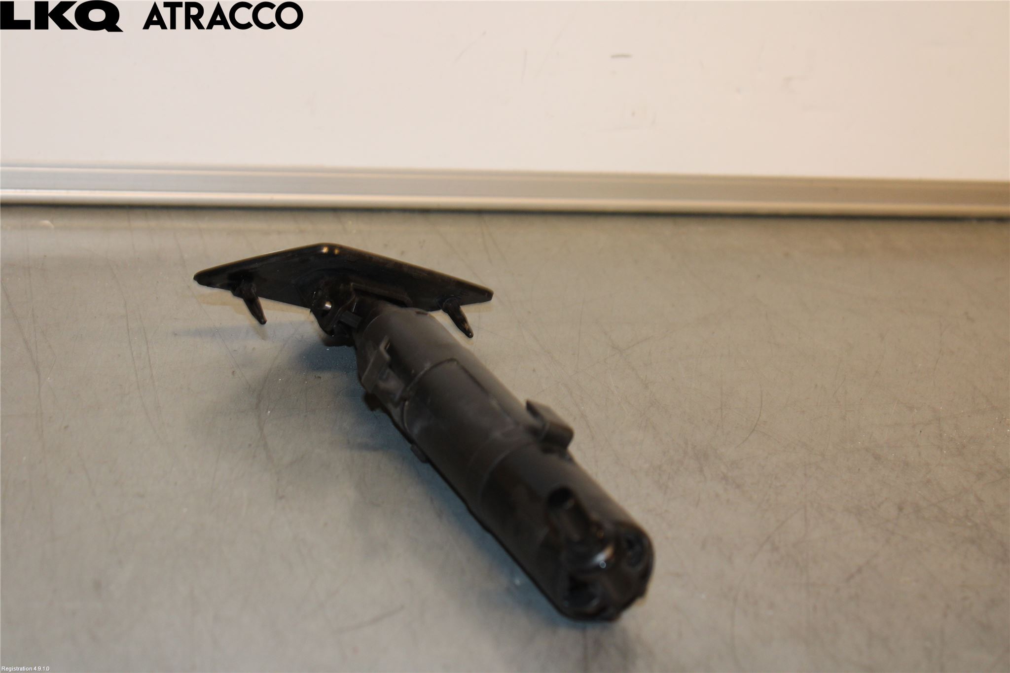 Volkswagen VW POLO 10-17 Spolarmunstycke Strålkastare
