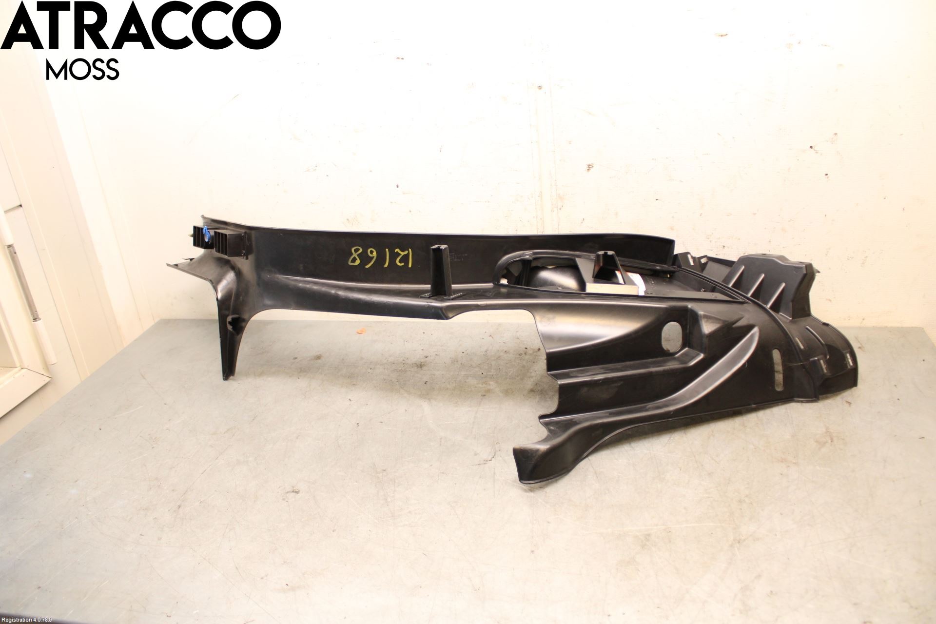 Tesla MODEL S 13- Inr Plastd A-B-C Stolpe