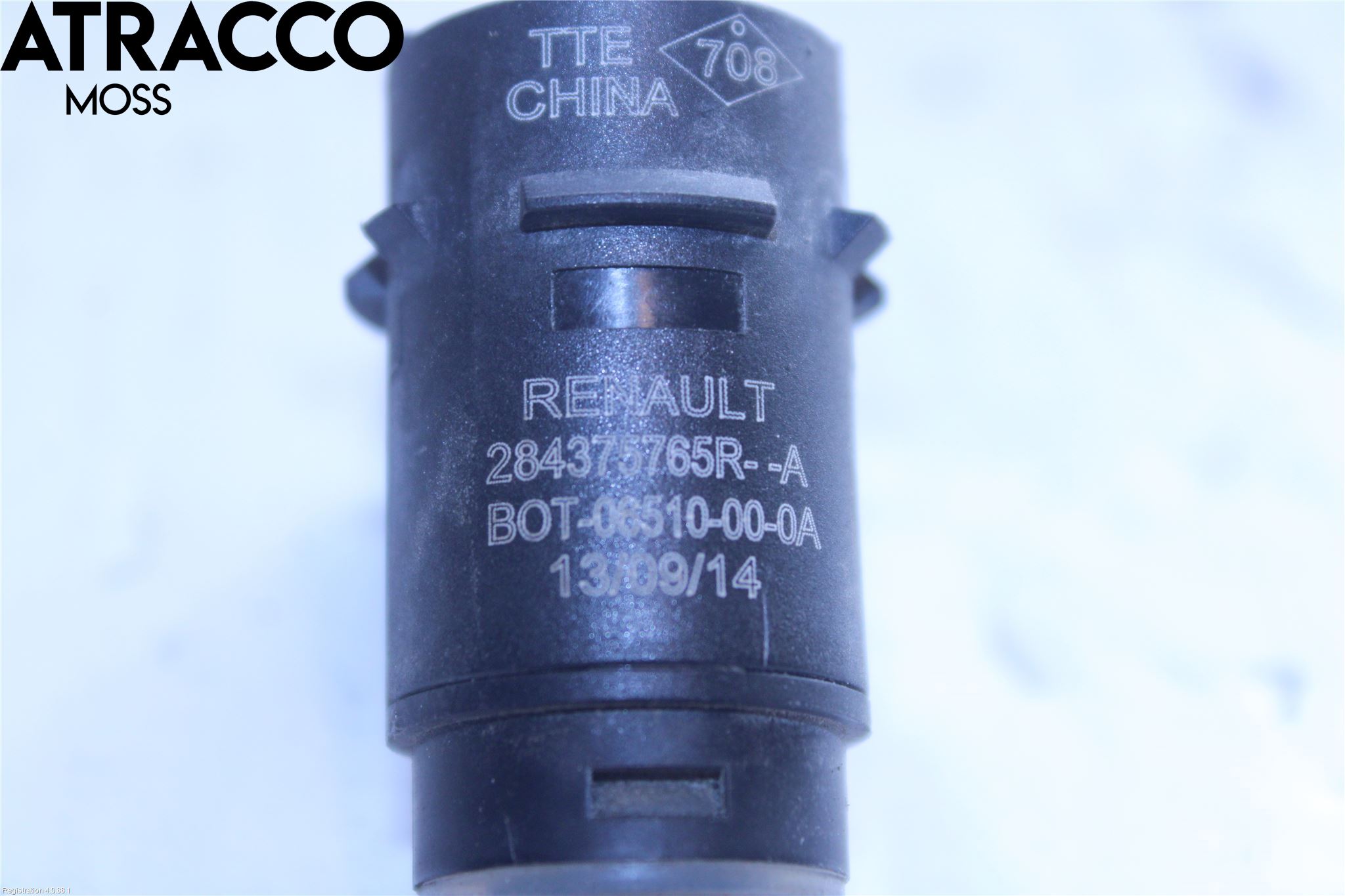 Dacia DUSTER 10-17 Parkeringshjälp Backsensor