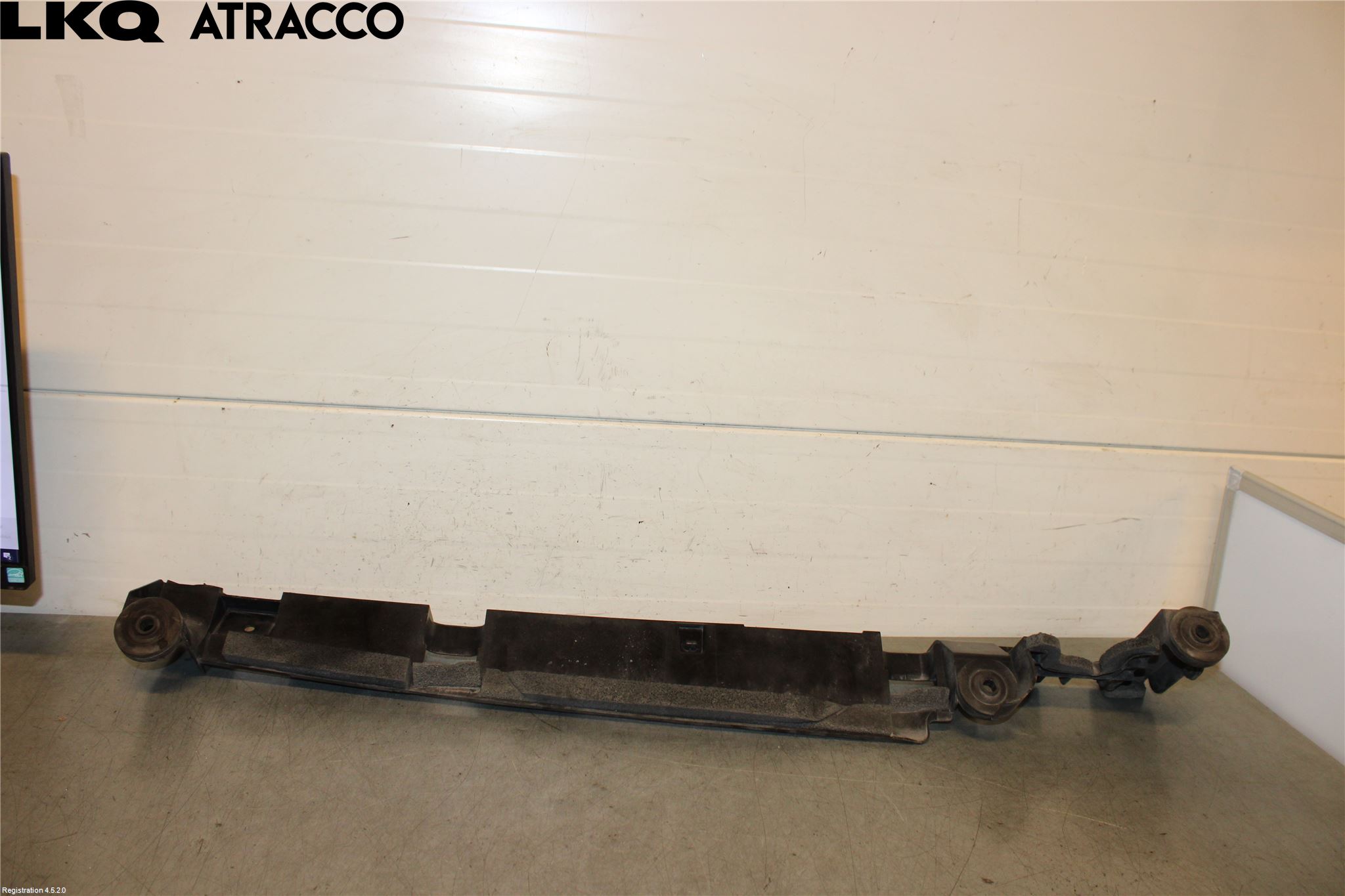 Nissan QASHQAI 14-17 Kylarfäste-Ram-Balk