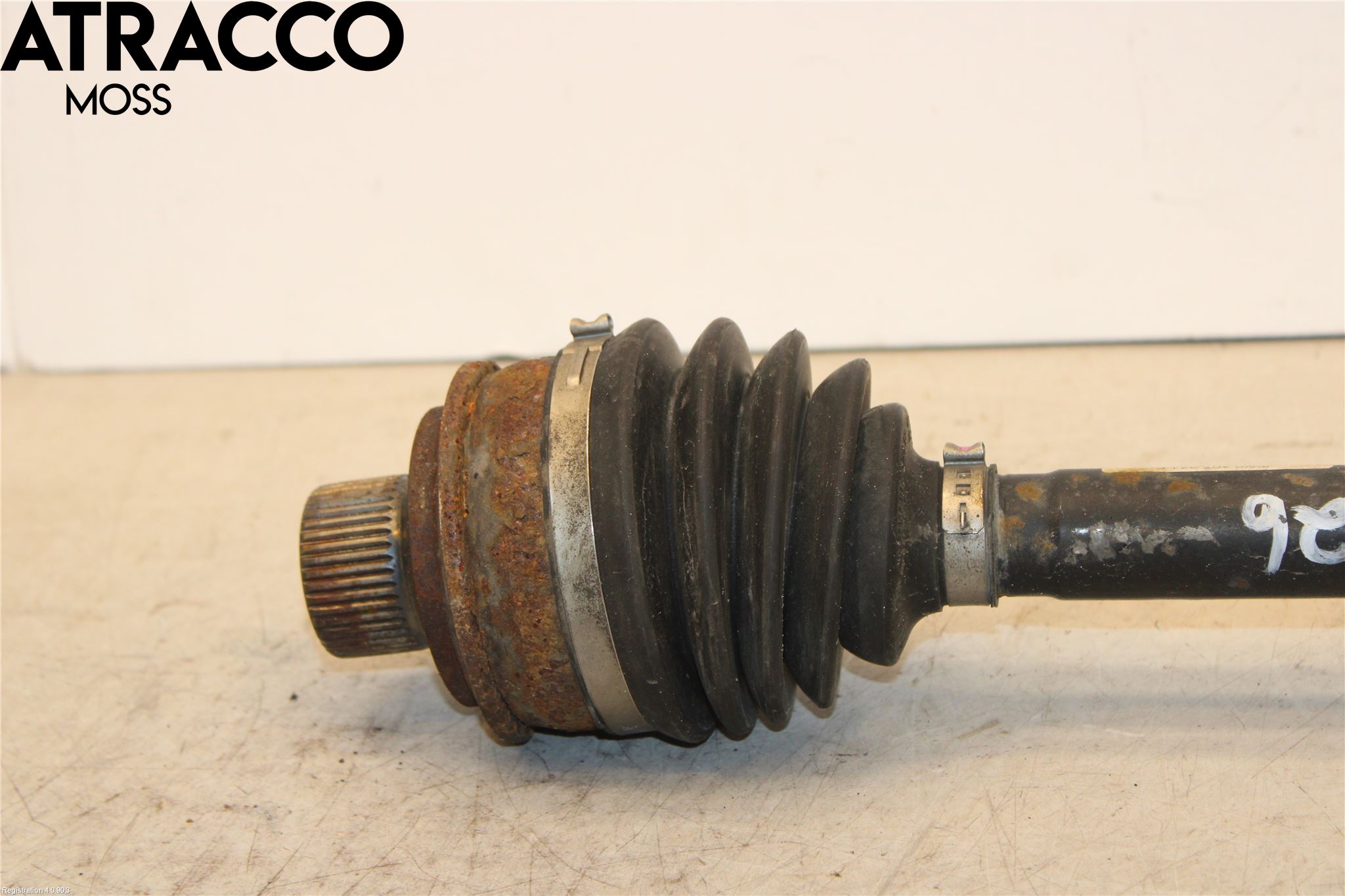 Audi A4 12-15 Drivaxel Fram Vänster