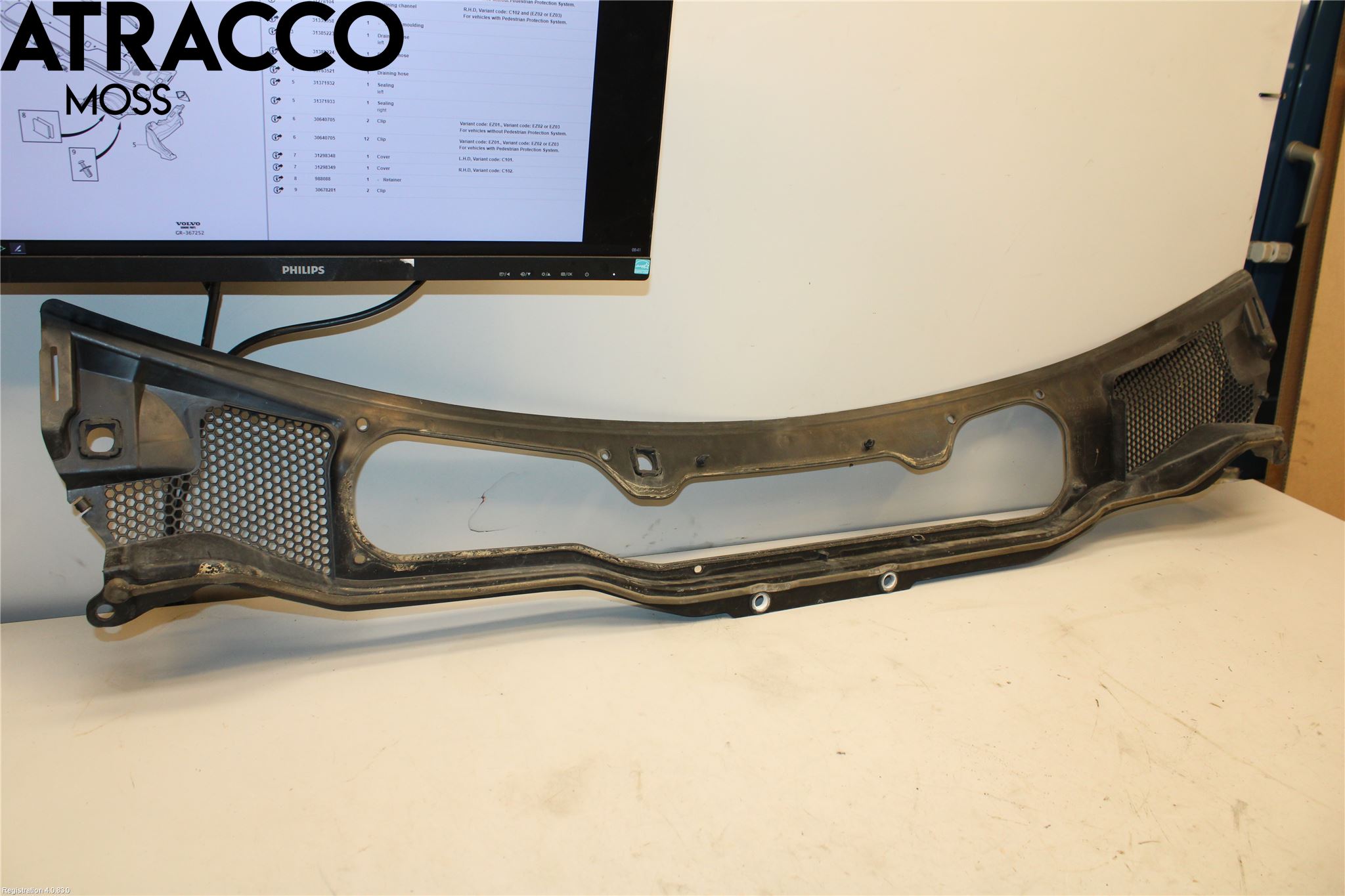 Volvo V40 12-19 Torpedplåt-Torpedplast