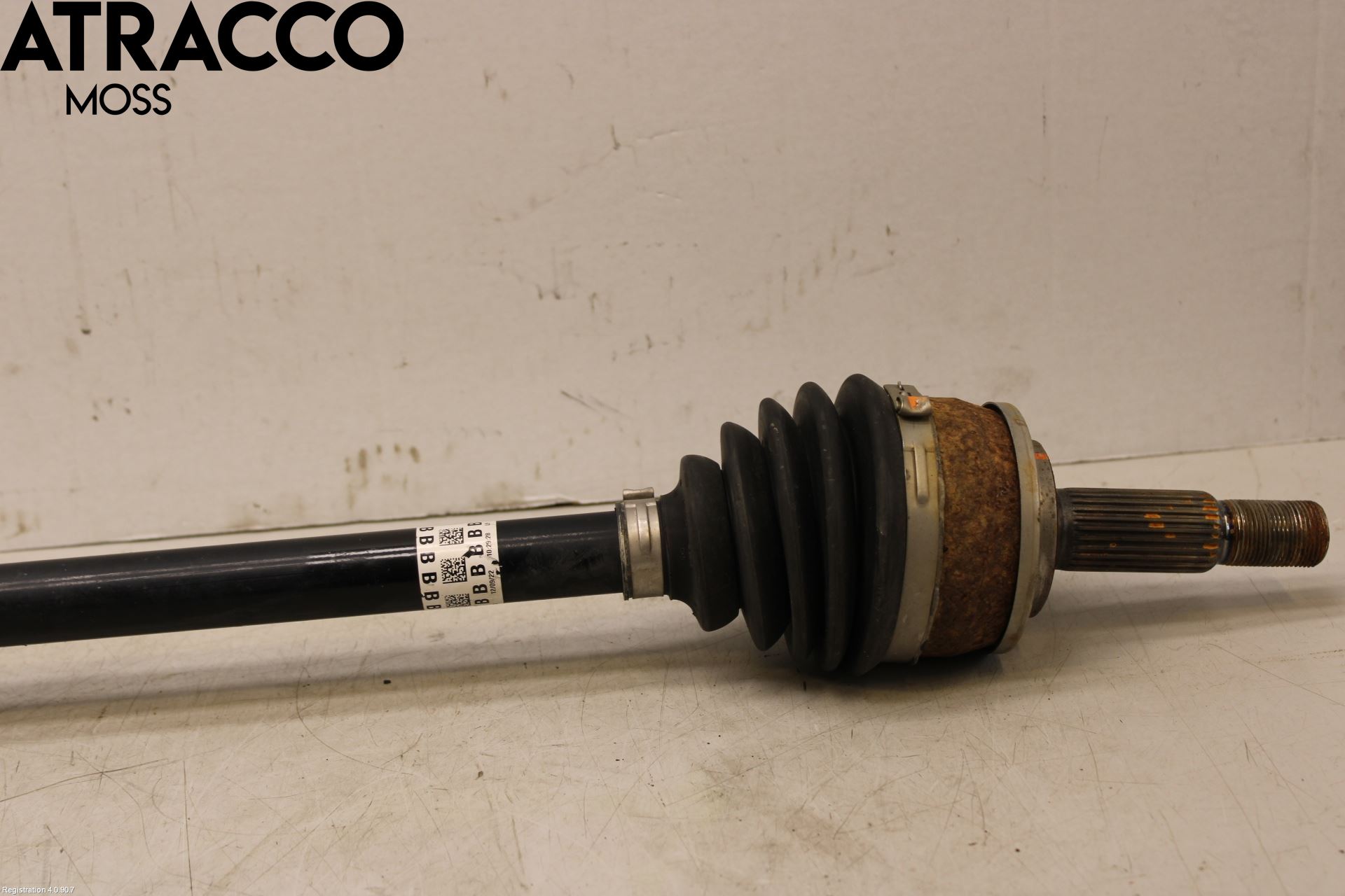 Toyota YARIS CROSS XP21 21- Drivaxel Fram Höger
