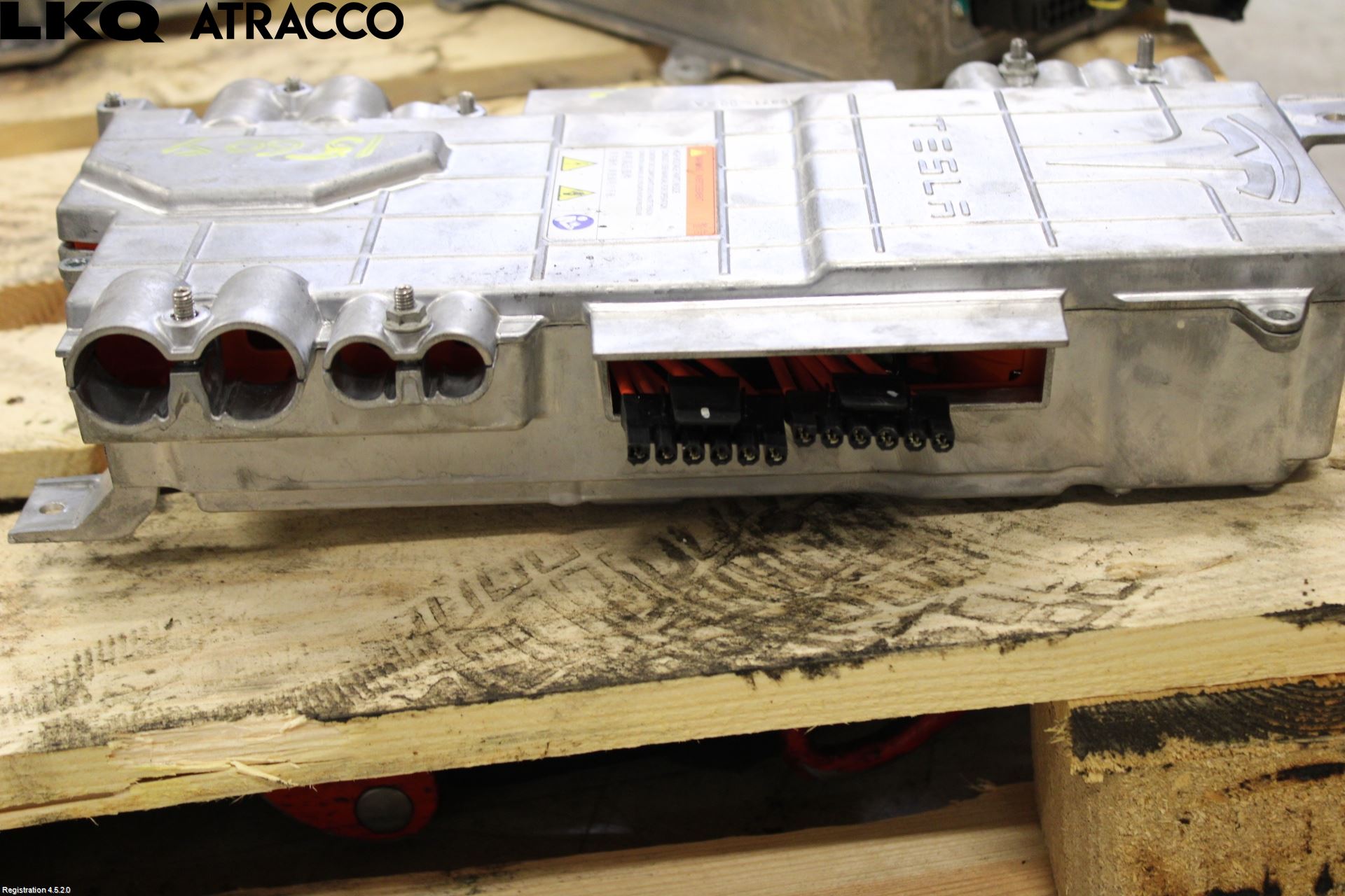 Tesla MODEL S 13- Inverter 12 -> 220 V