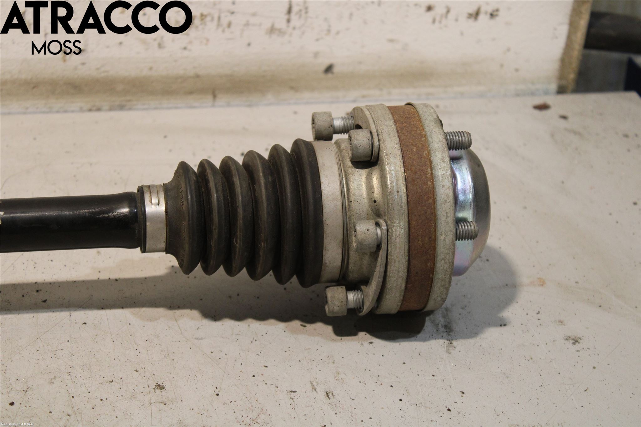 Volkswagen VW CADDY 16-20 Drivaxel Fram Höger
