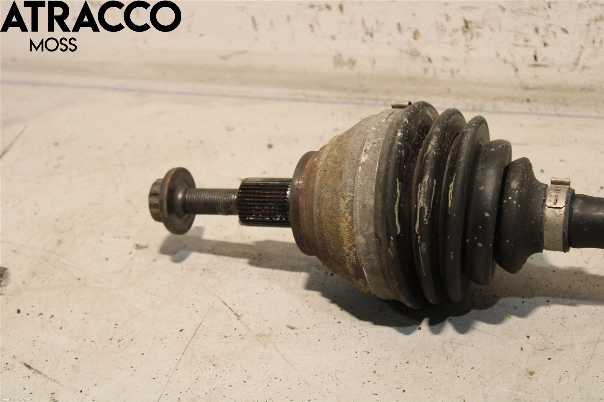 Volkswagen VW CADDY 16-20 Drivaxel Fram Höger
