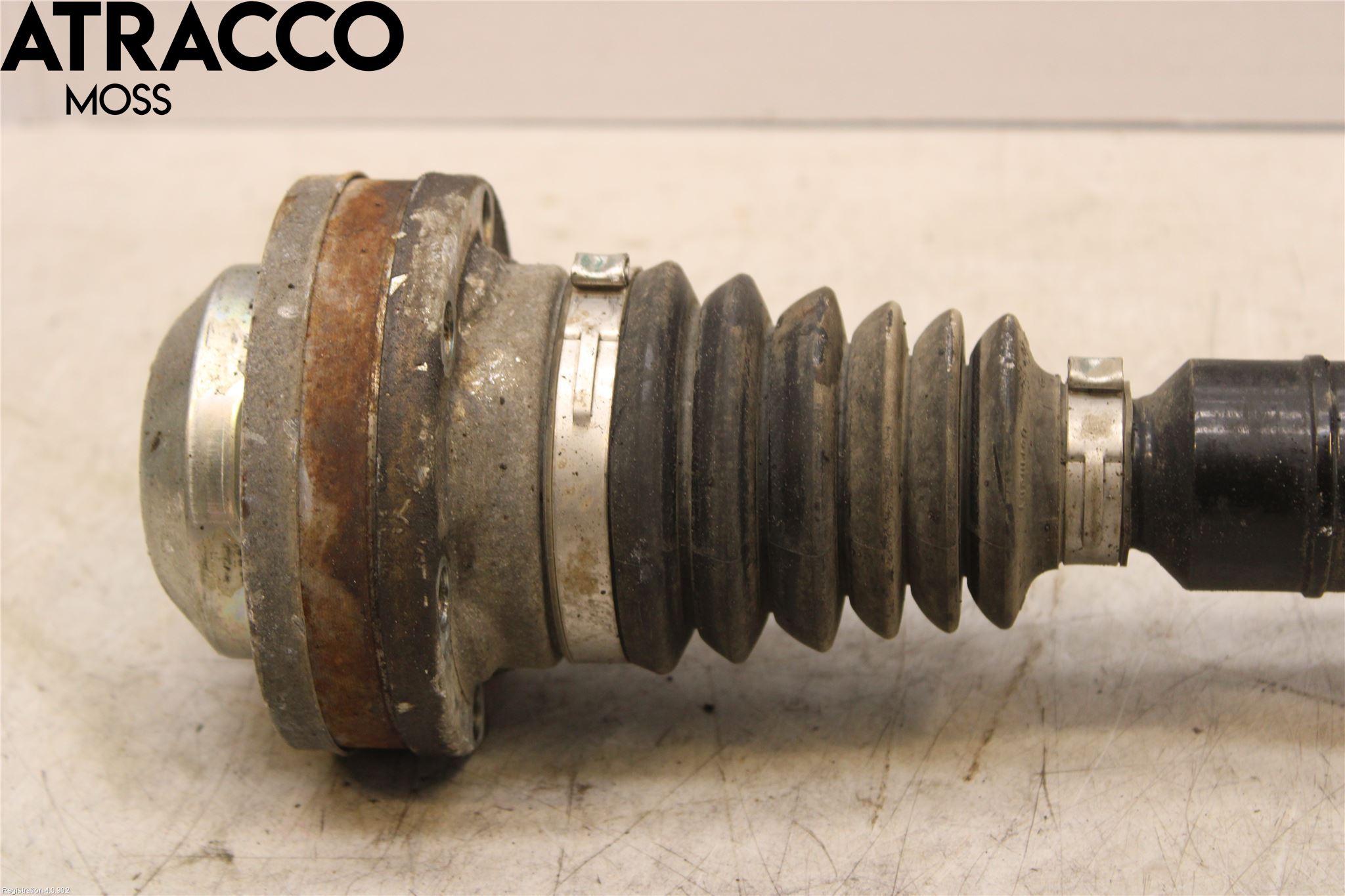 Volkswagen VW PASSAT 11-14 Drivaxel Fram Höger