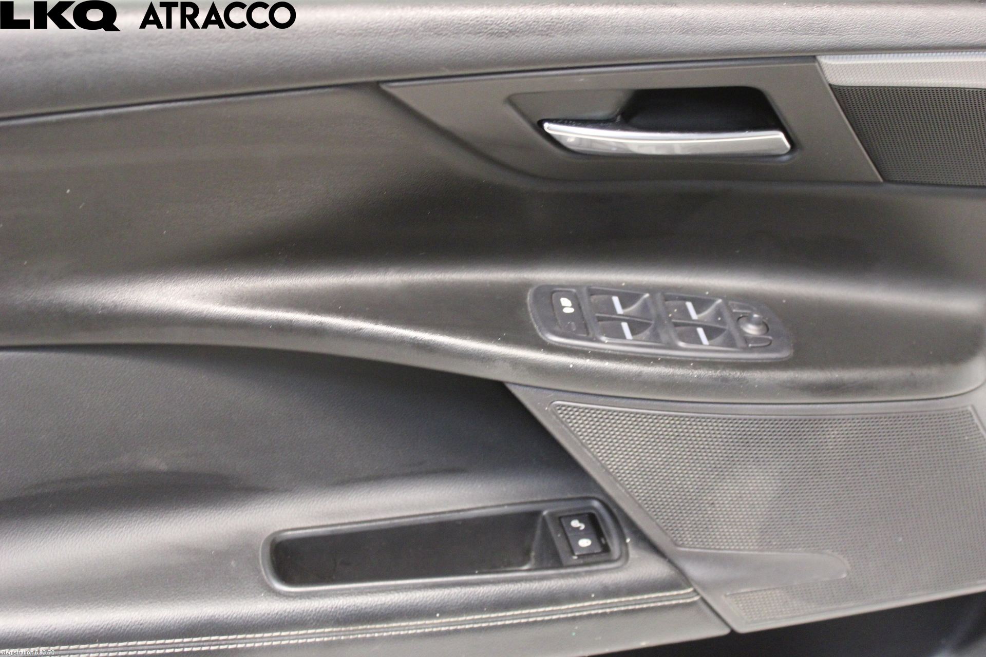 Jaguar XE (X760) 15-24 Dörr Fram Vänster