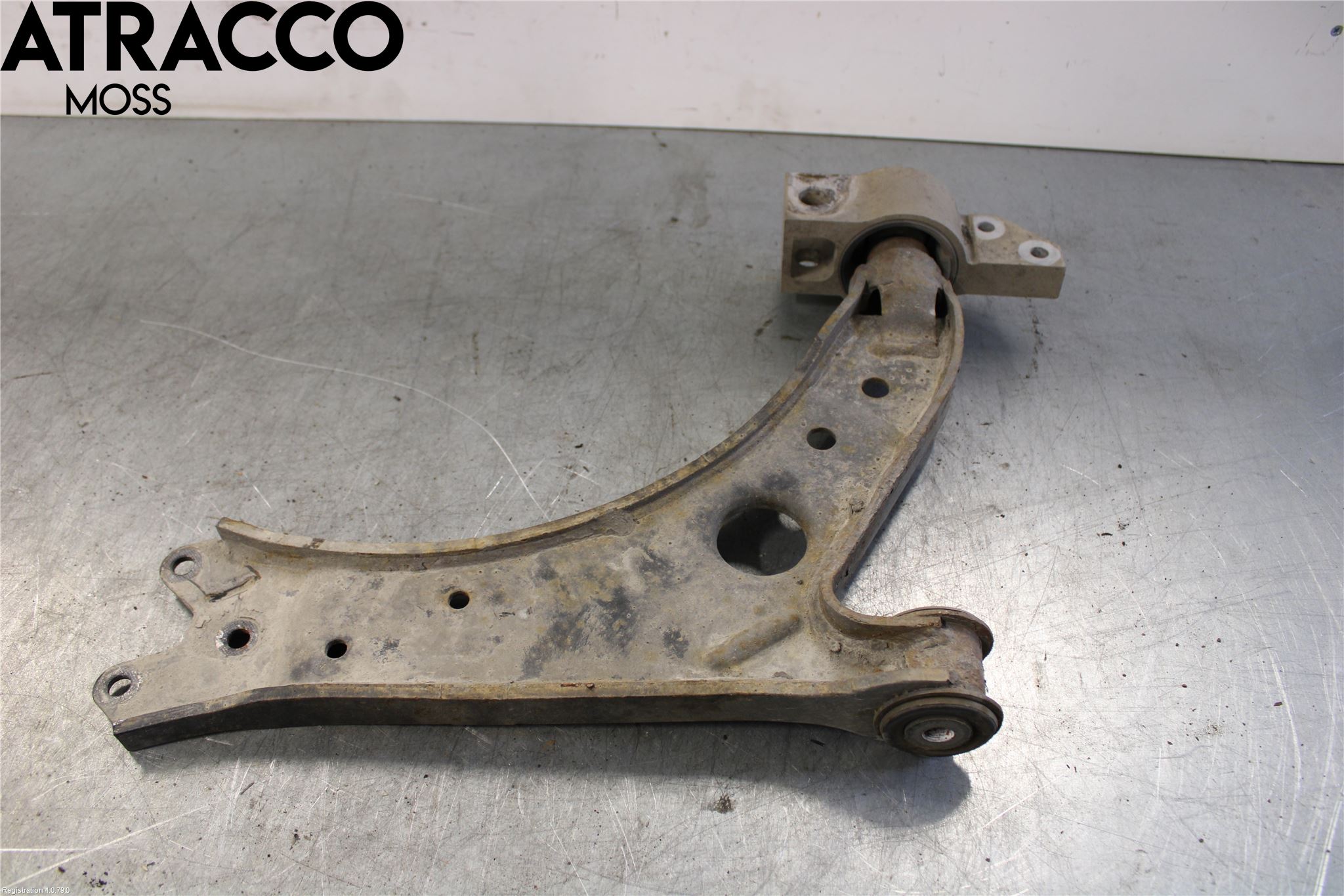 Volkswagen VW GOLF VI 09-13 Bärarm Fram Undre Hö