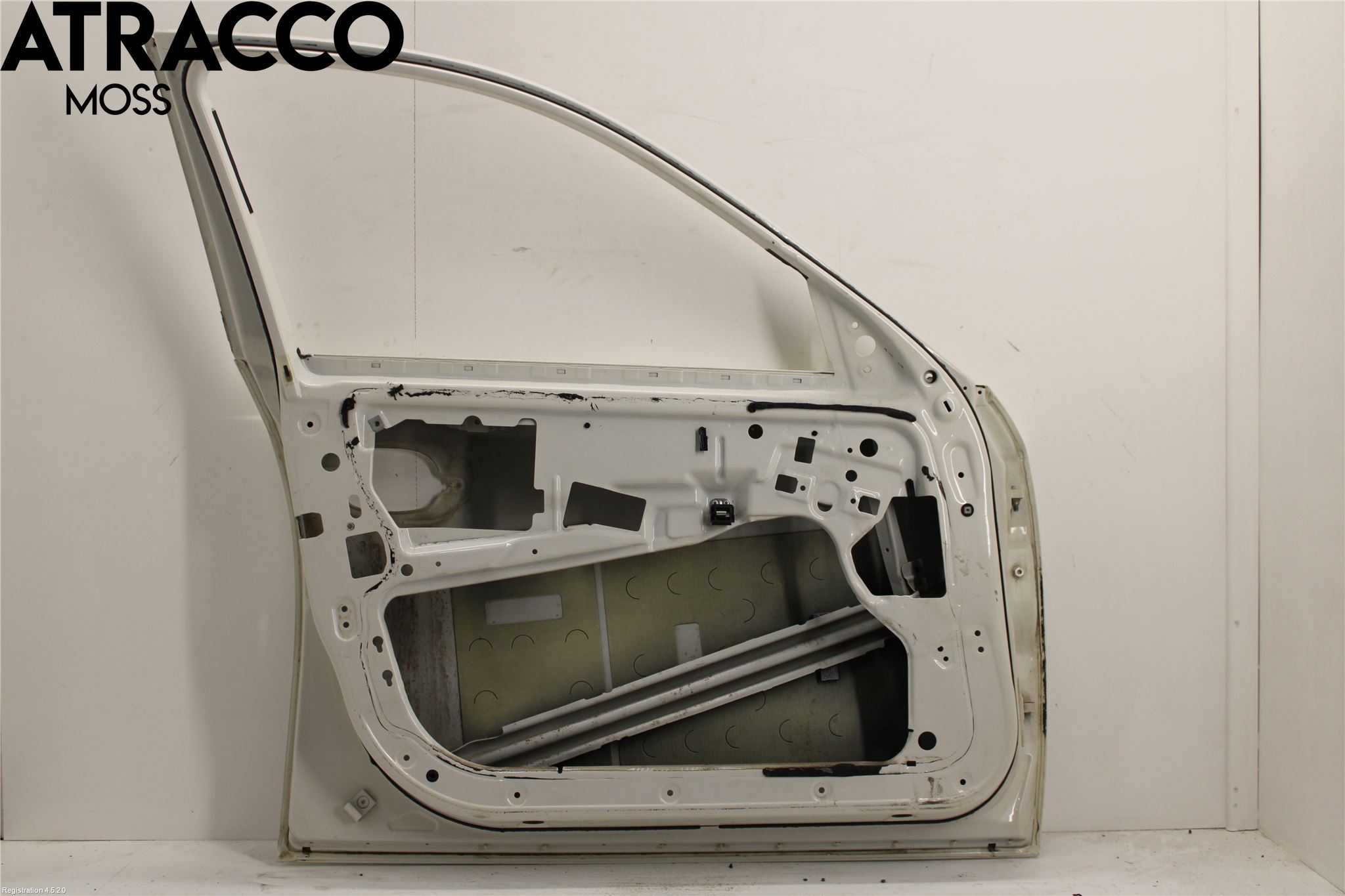 BMW 5 E60/61 Sed/Tou 02-10 Dörr Fram Vänster