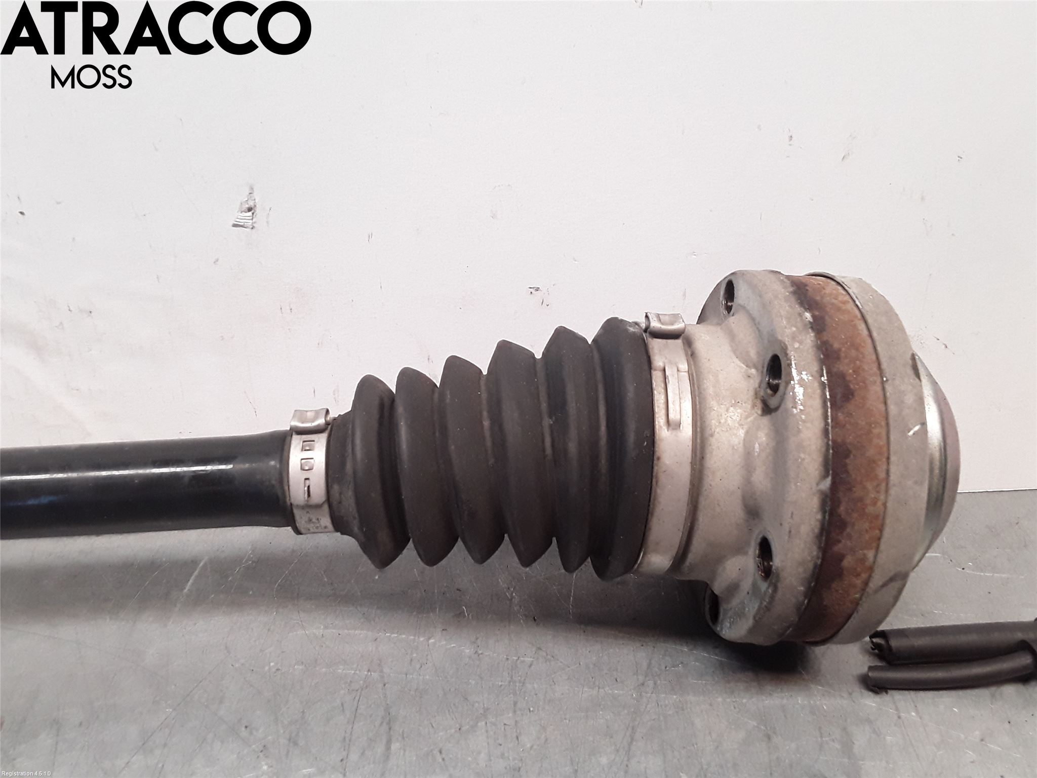 Volkswagen VW CADDY 16-20 Drivaxel Fram Höger