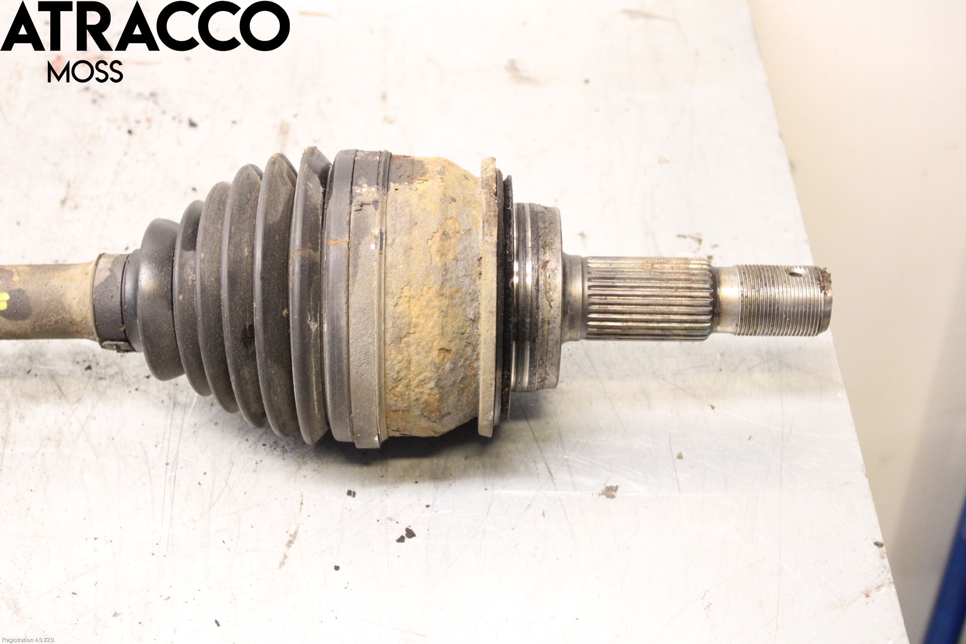 Toyota LANDCRUISER J150 10-23 Drivaxel Fram Höger
