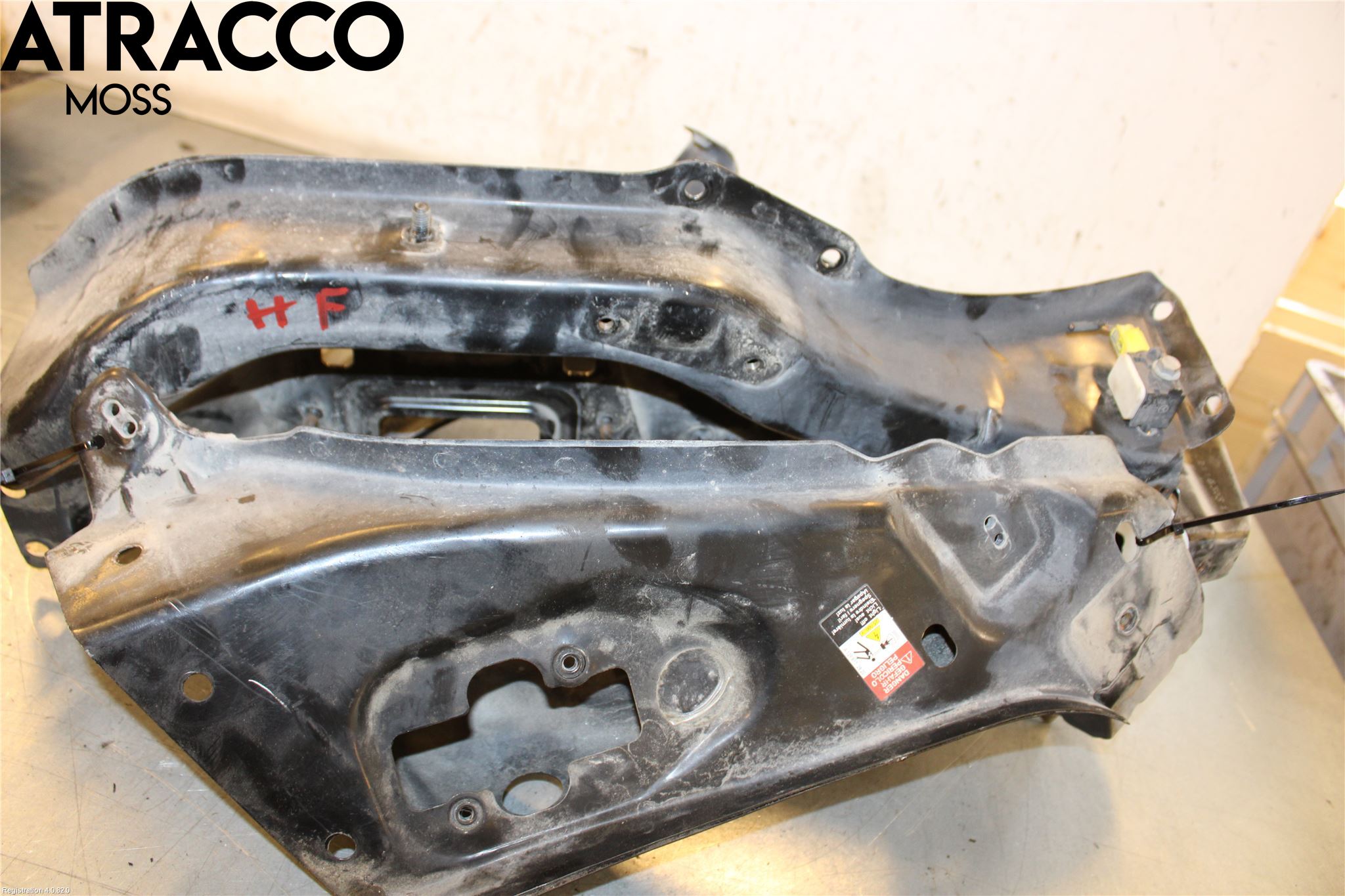 Mercedes-Benz MB ML (W164) 05-11 Front Huvlåsplåt-Balk
