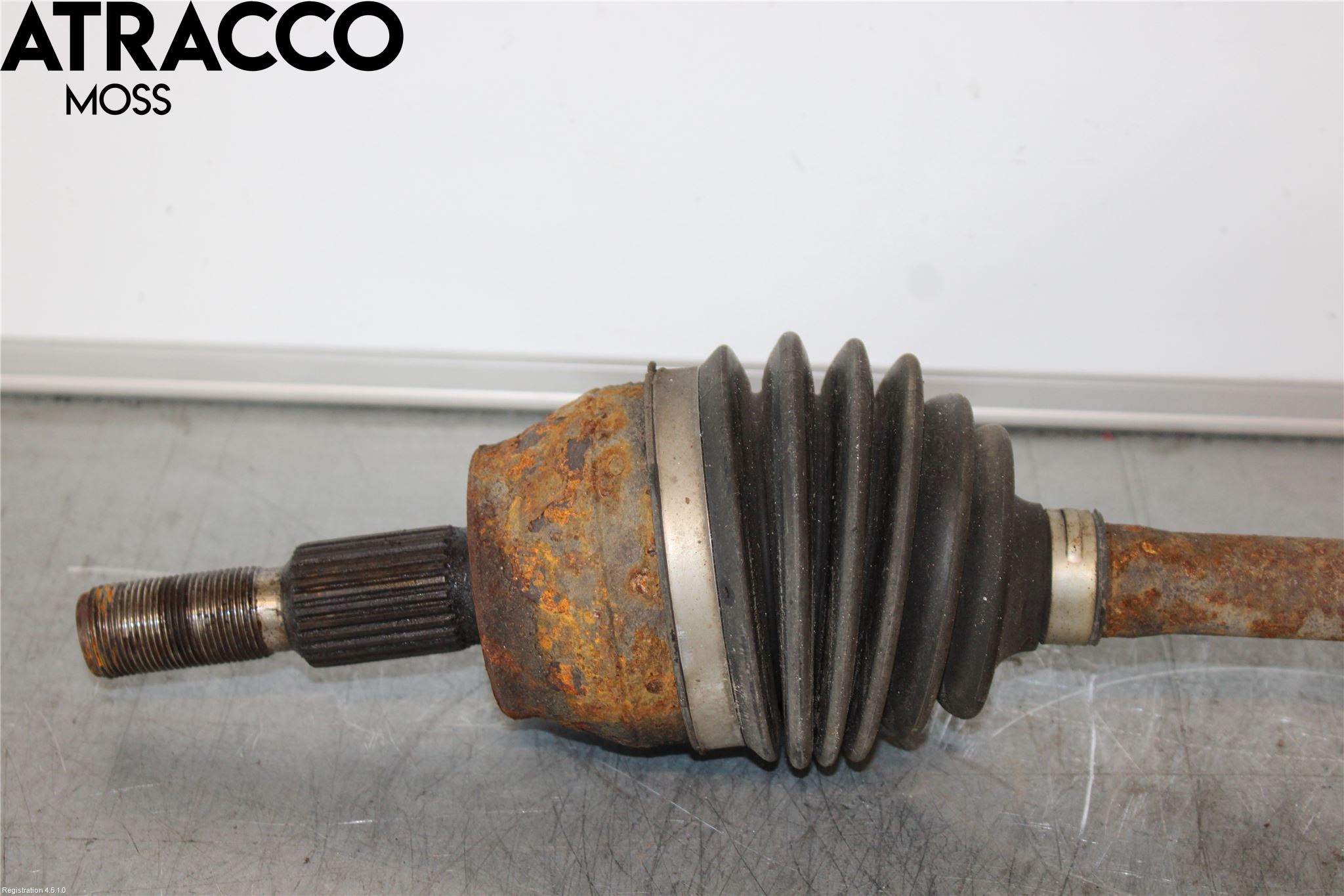 Ford FOCUS 15-18 Drivaxel Fram Vänster