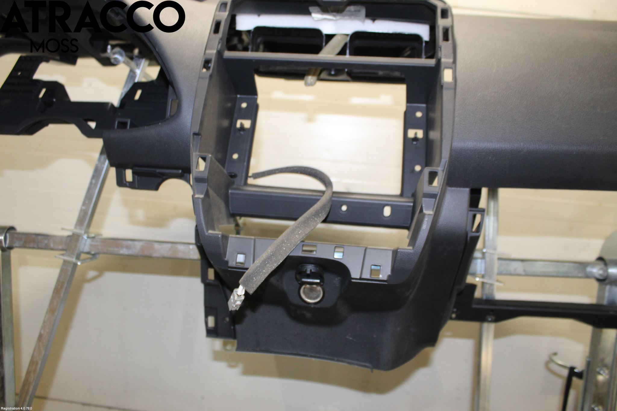Nissan LEAF 11-17 Instrumentbräda
