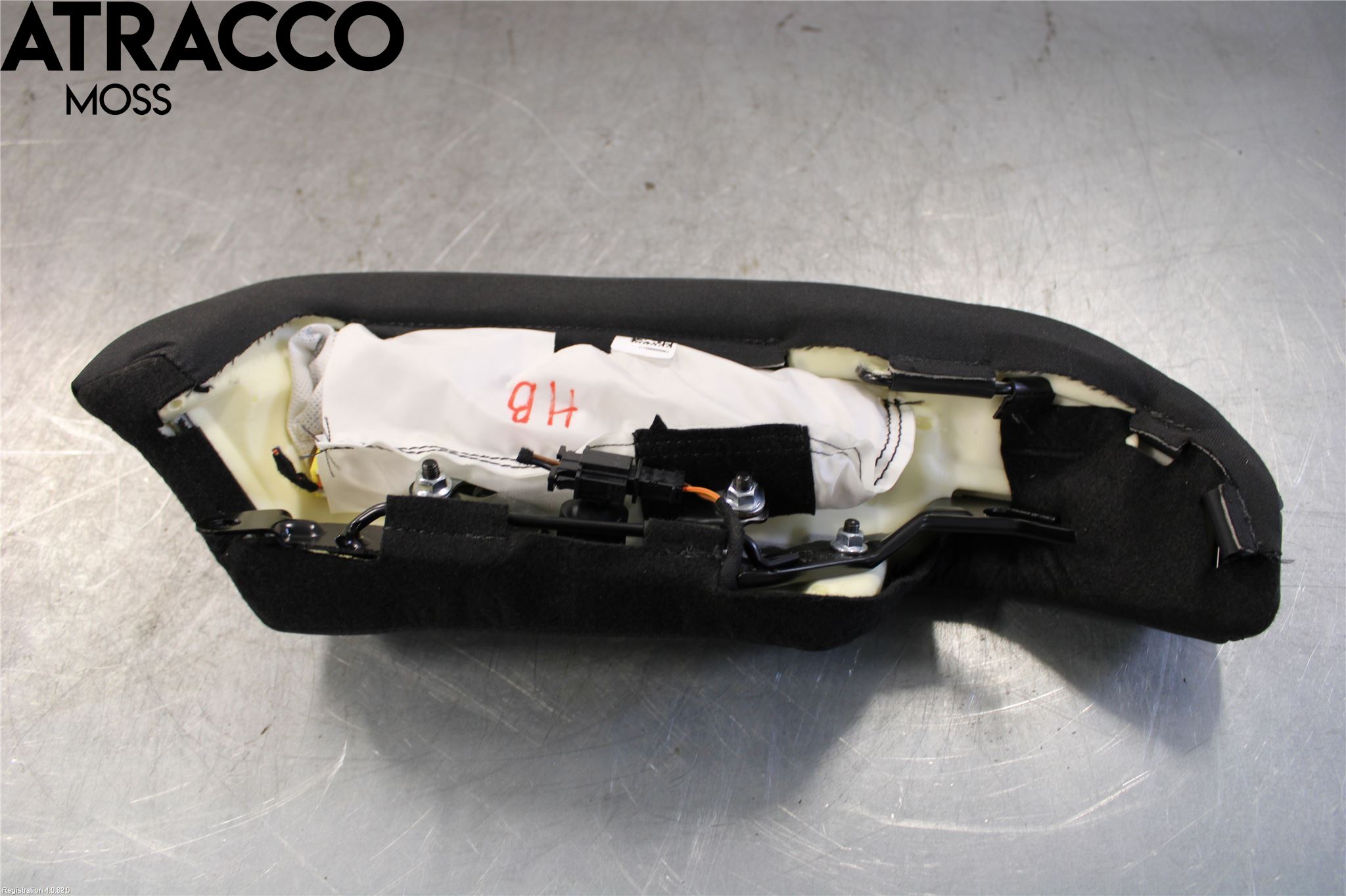 Porsche TAYCAN 20- Inredning Ryggdyna Bak