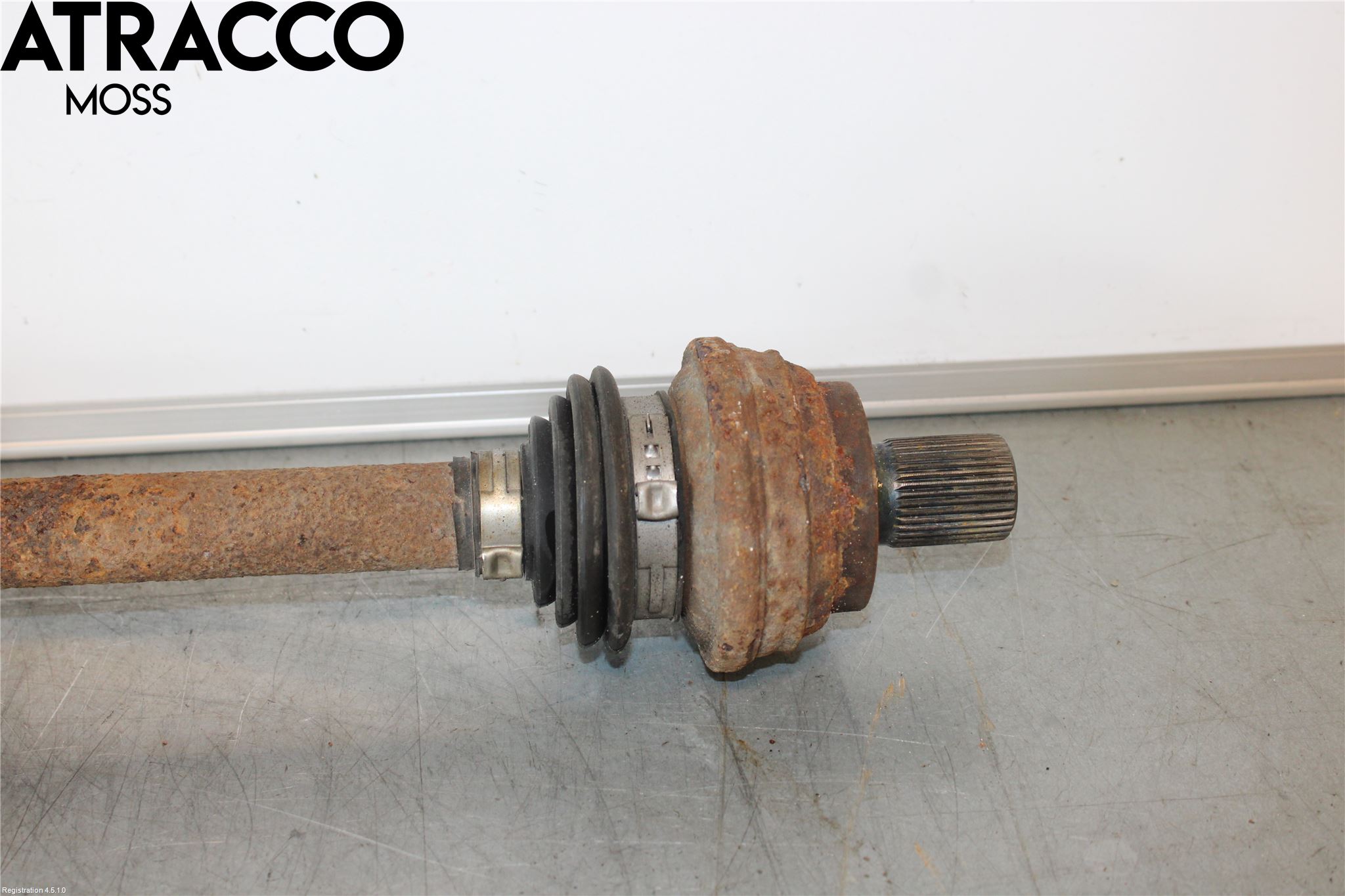 Skoda SUPERB 16-24 Drivaxel Bak Vänster