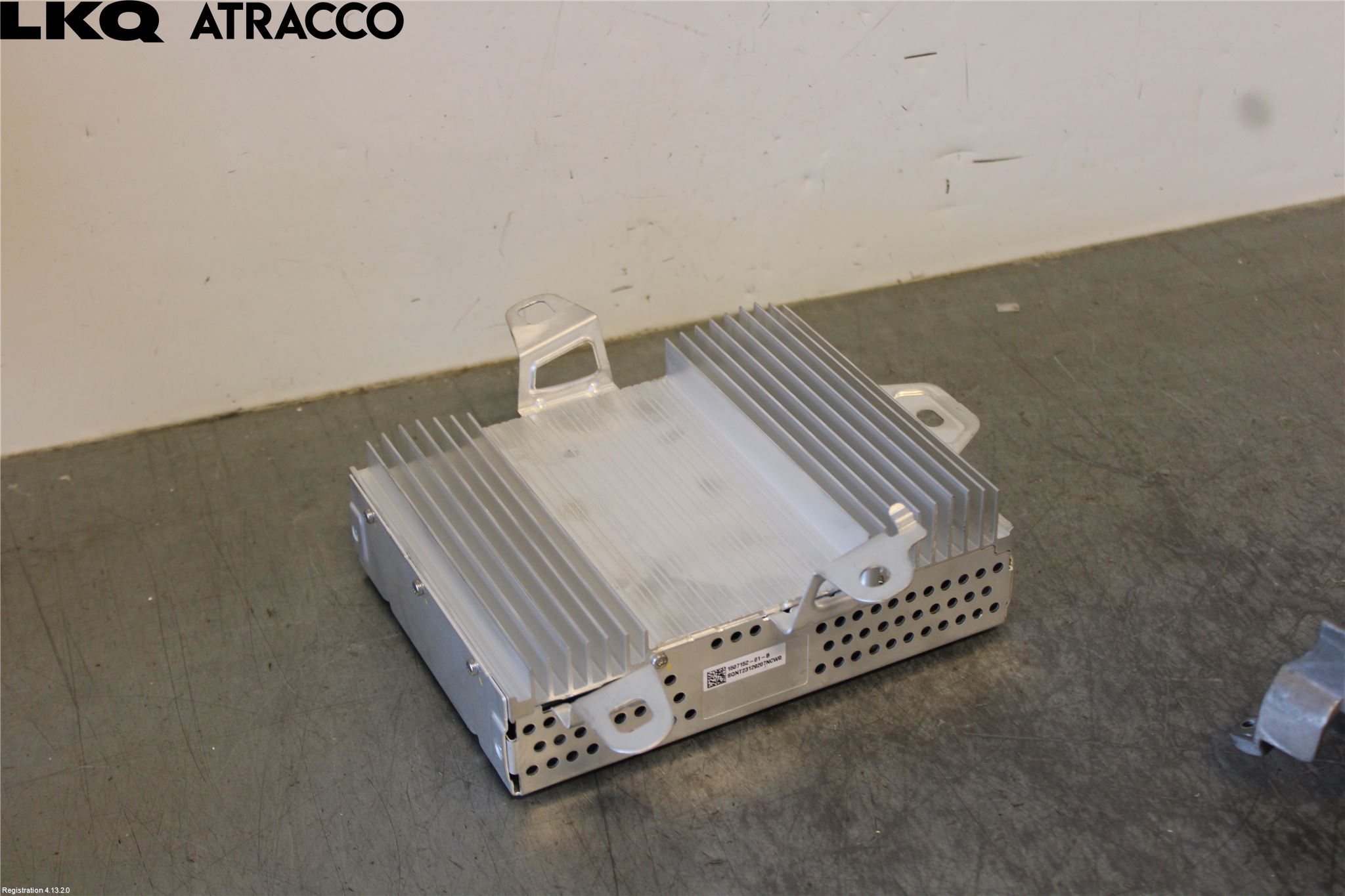 Tesla MODEL Y 21- Radio-Stereo Förstärkare