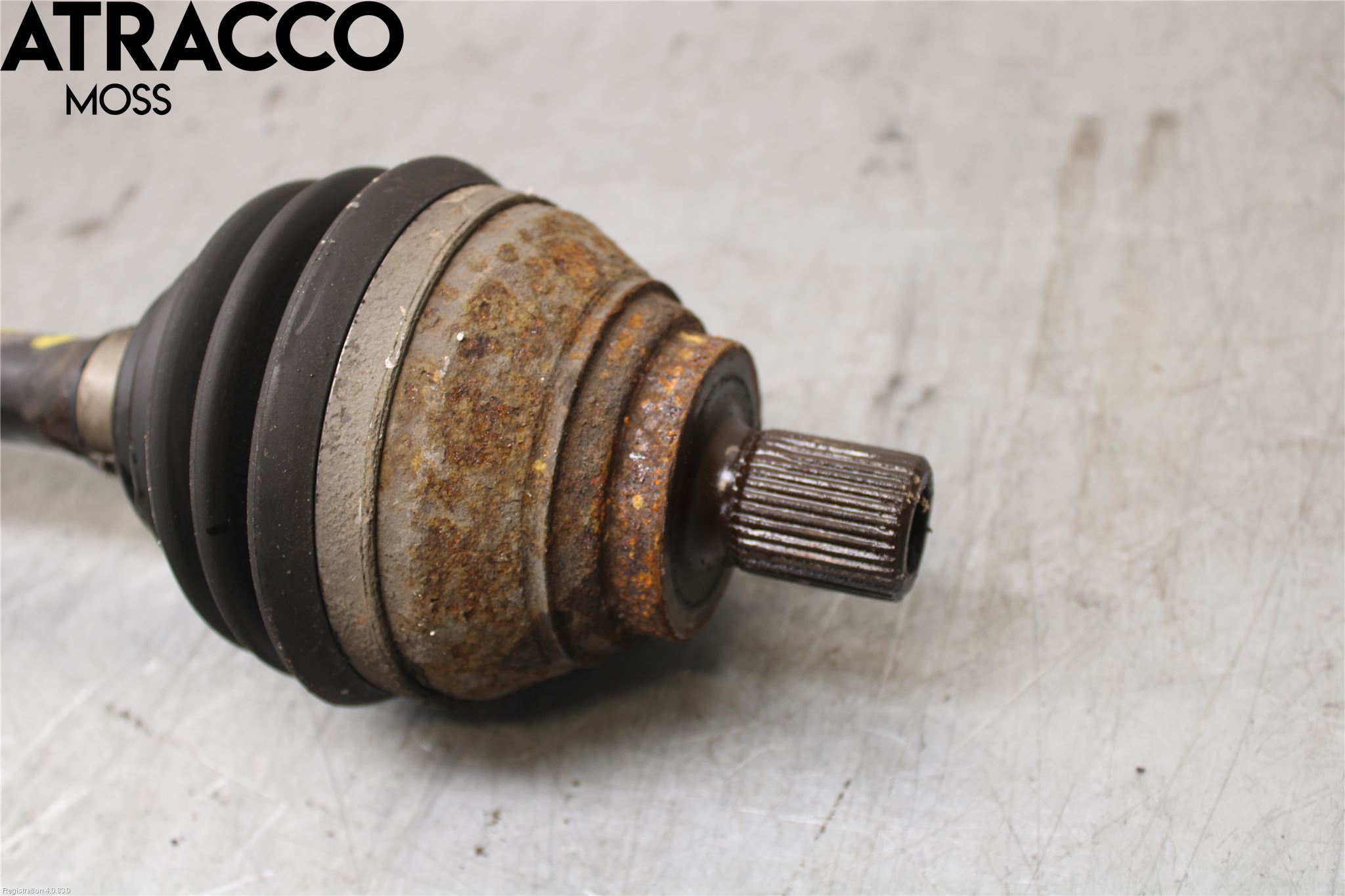 Volkswagen VW CADDY 11-15 Drivaxel Fram Vänster