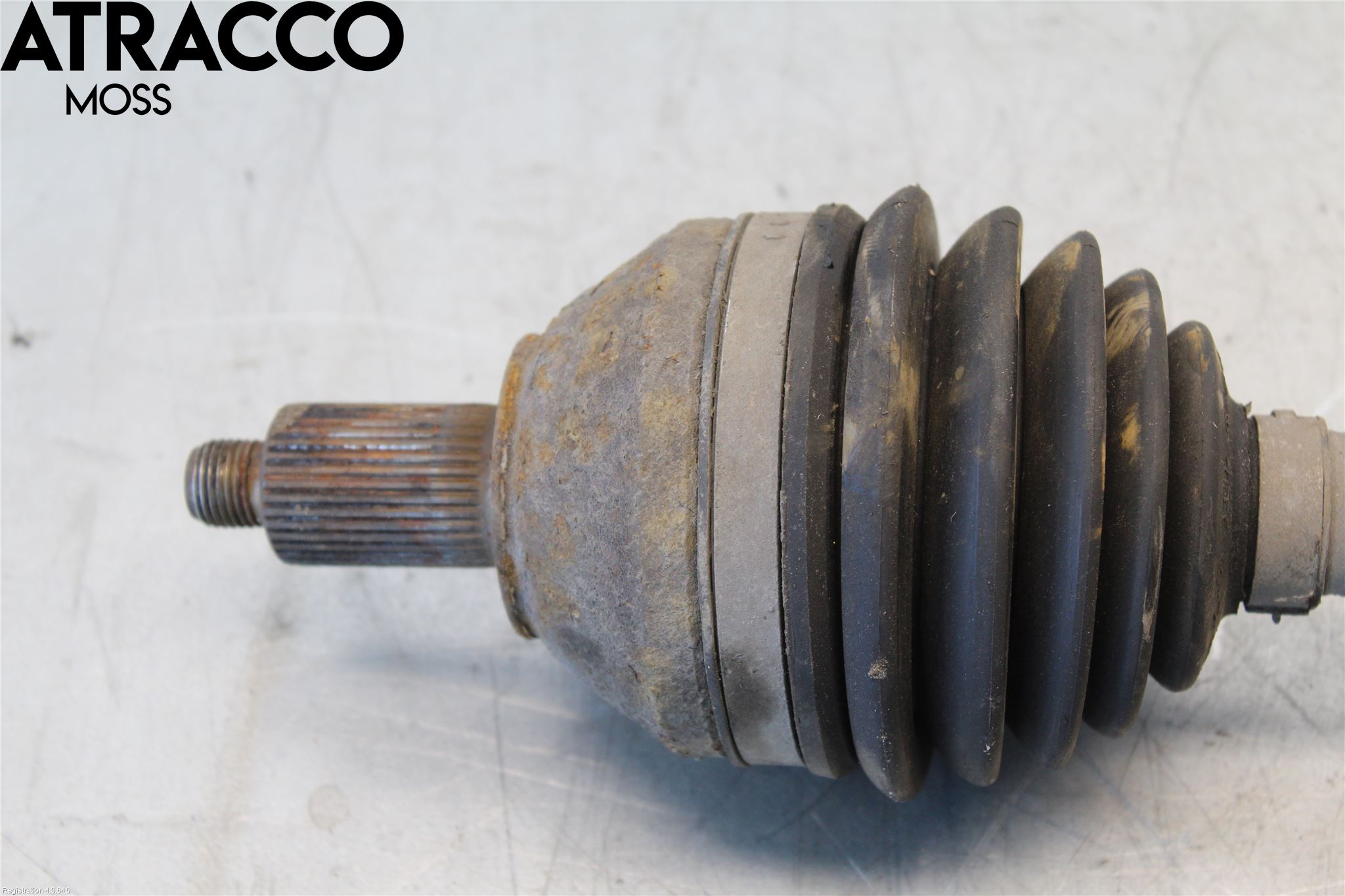 Volkswagen VW POLO 10-17 Drivaxel Fram Vänster