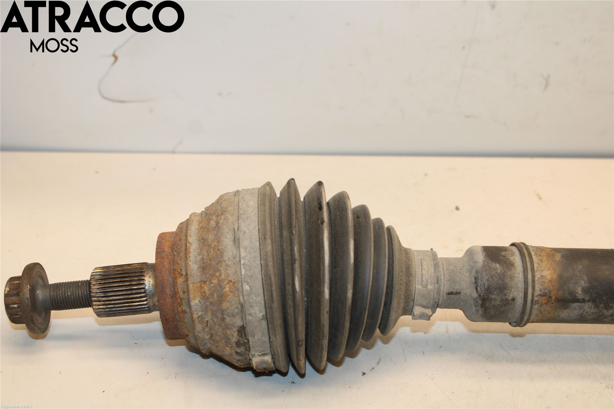 Volkswagen VW PASSAT 15-19 Drivaxel Fram Höger