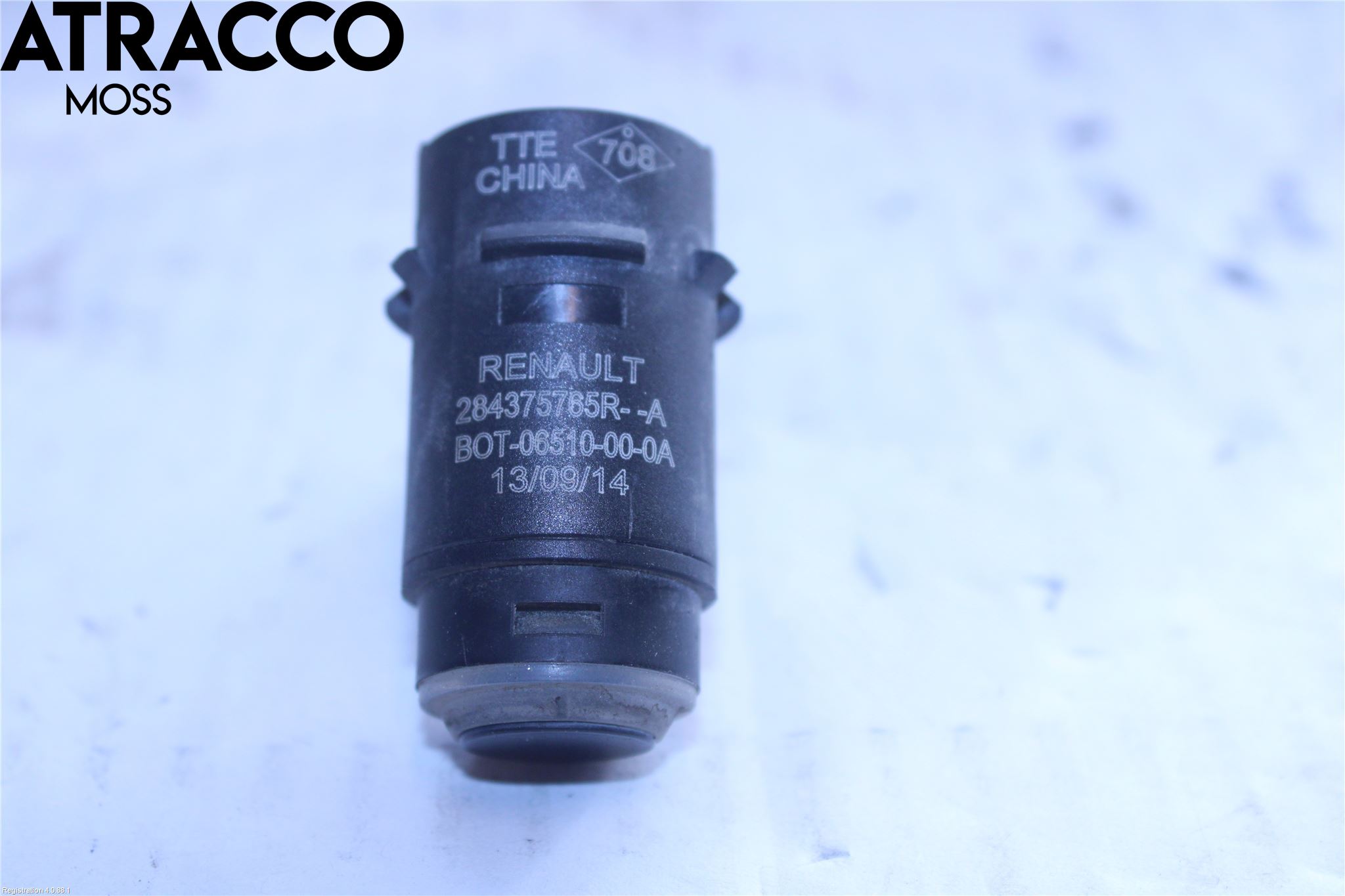 Dacia DUSTER 10-17 Parkeringshjälp Backsensor