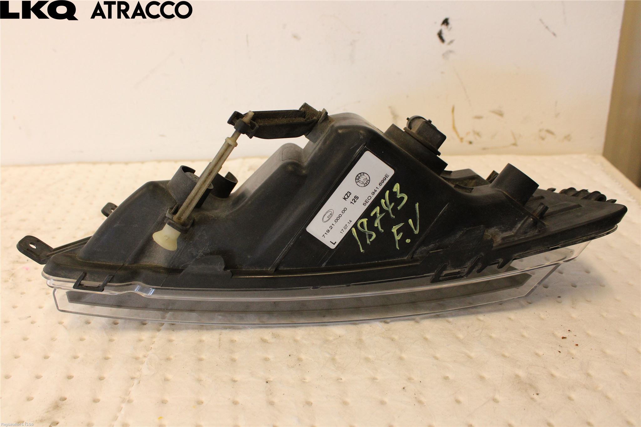 Skoda OCTAVIA (5E) 13-20 Dimljus-Varselljus Fram